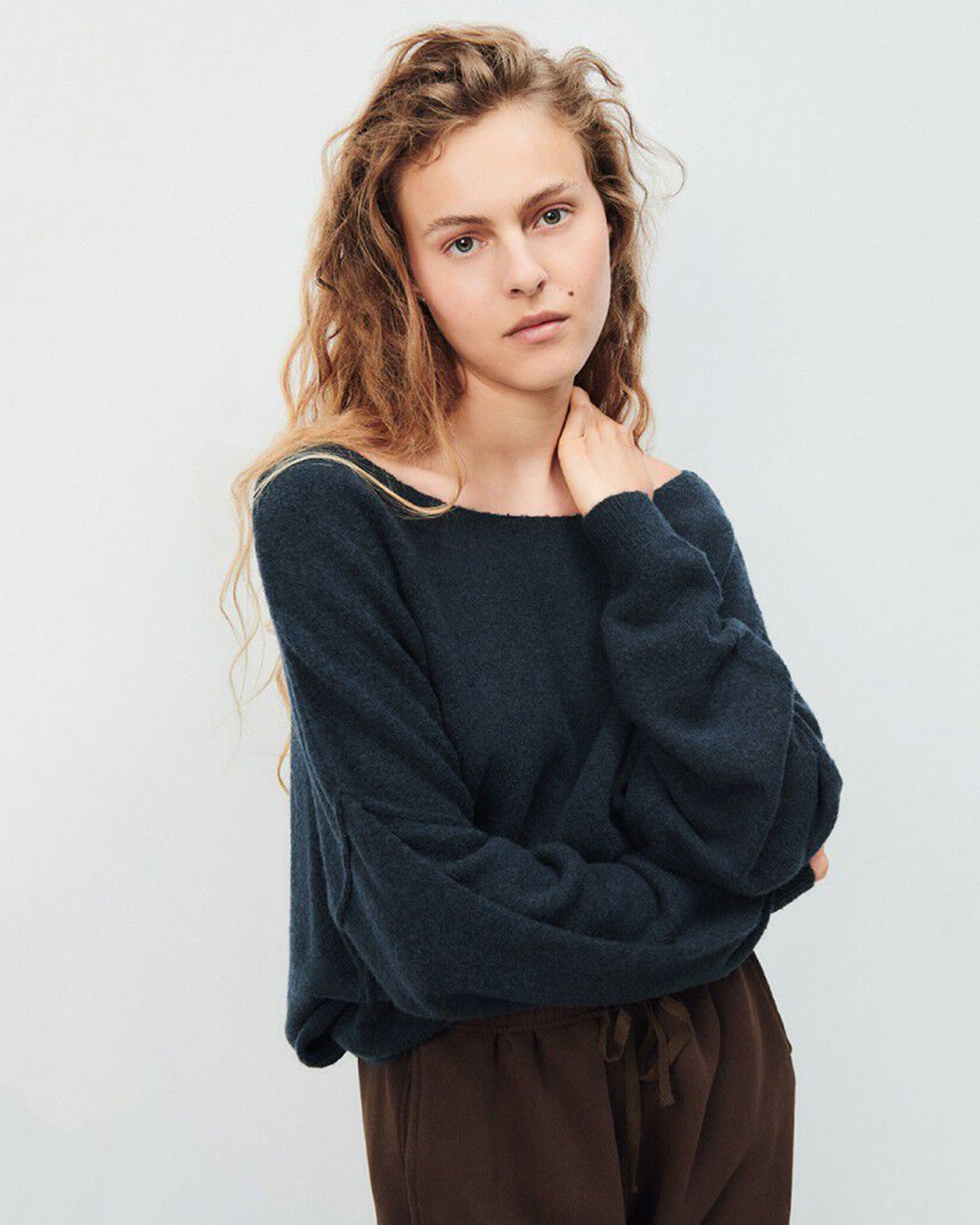 Damsville Wide Scoop Sweater in Navy Blue Chine Noir