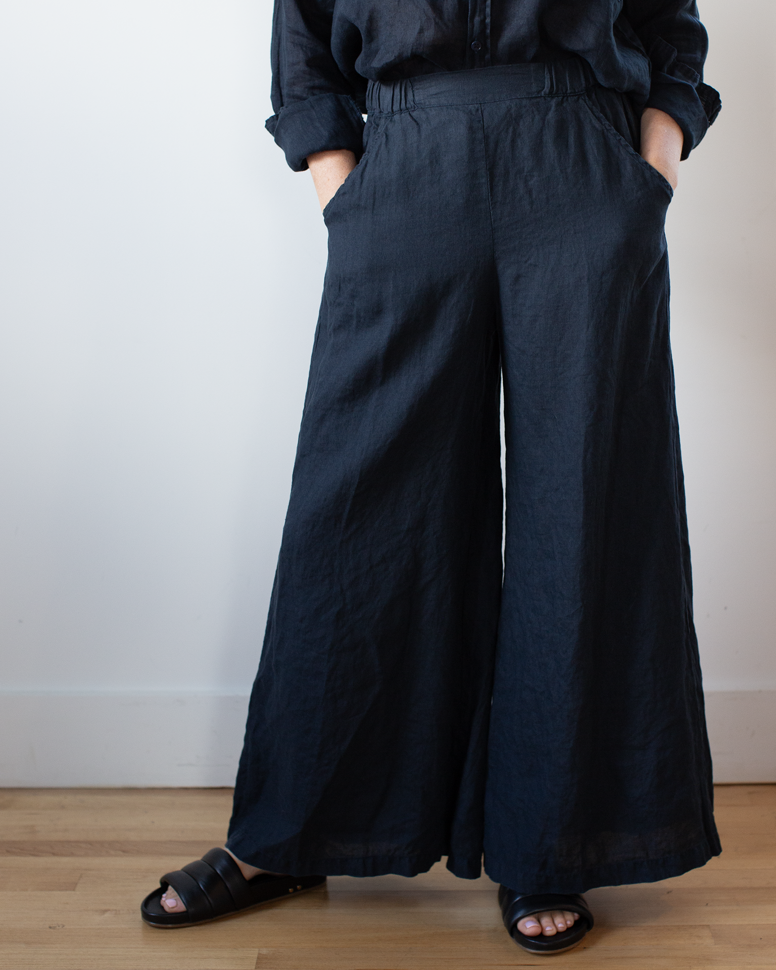 Wendy Pant in Ink Linen