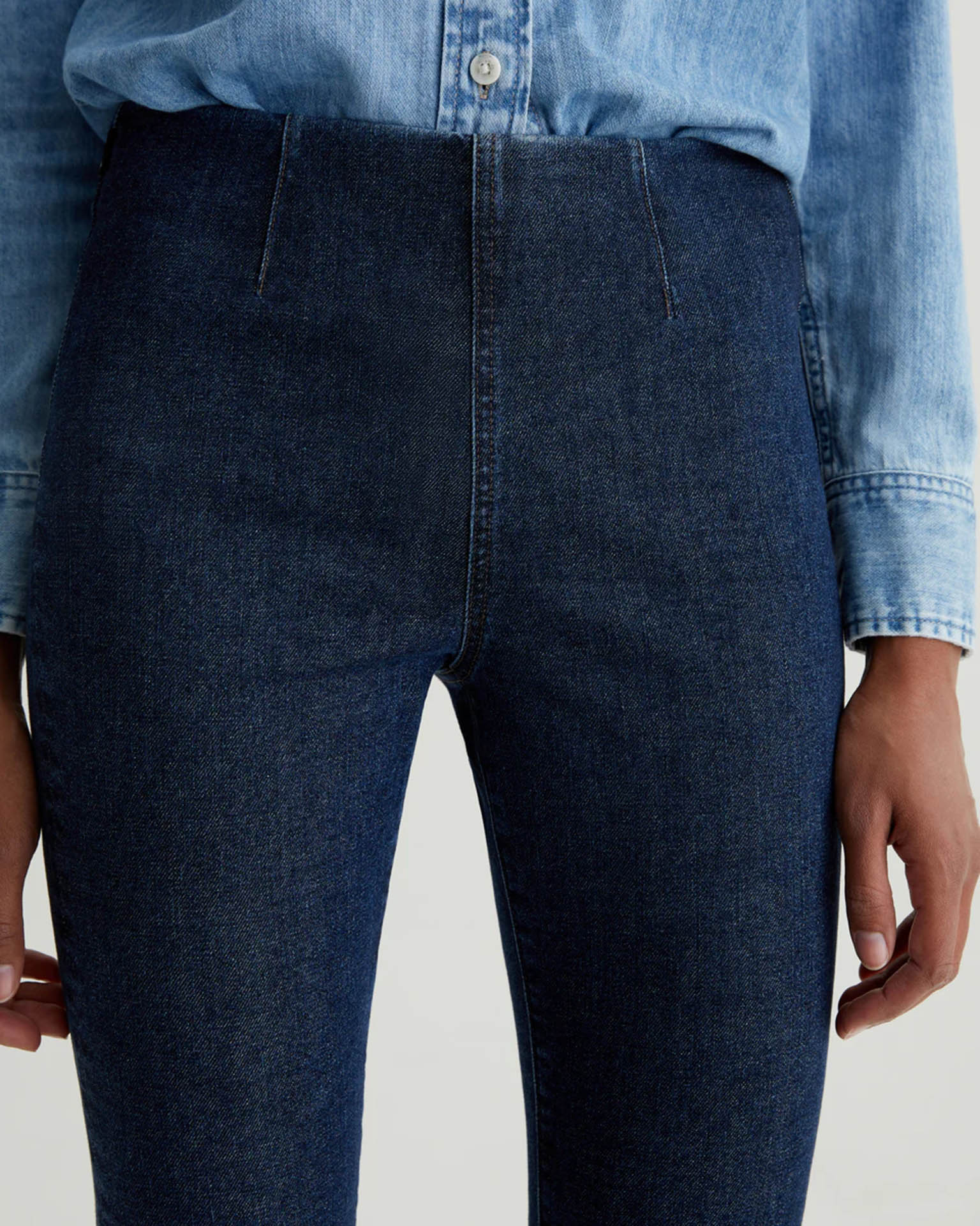 Mari Crop Pull On in Hyacinth