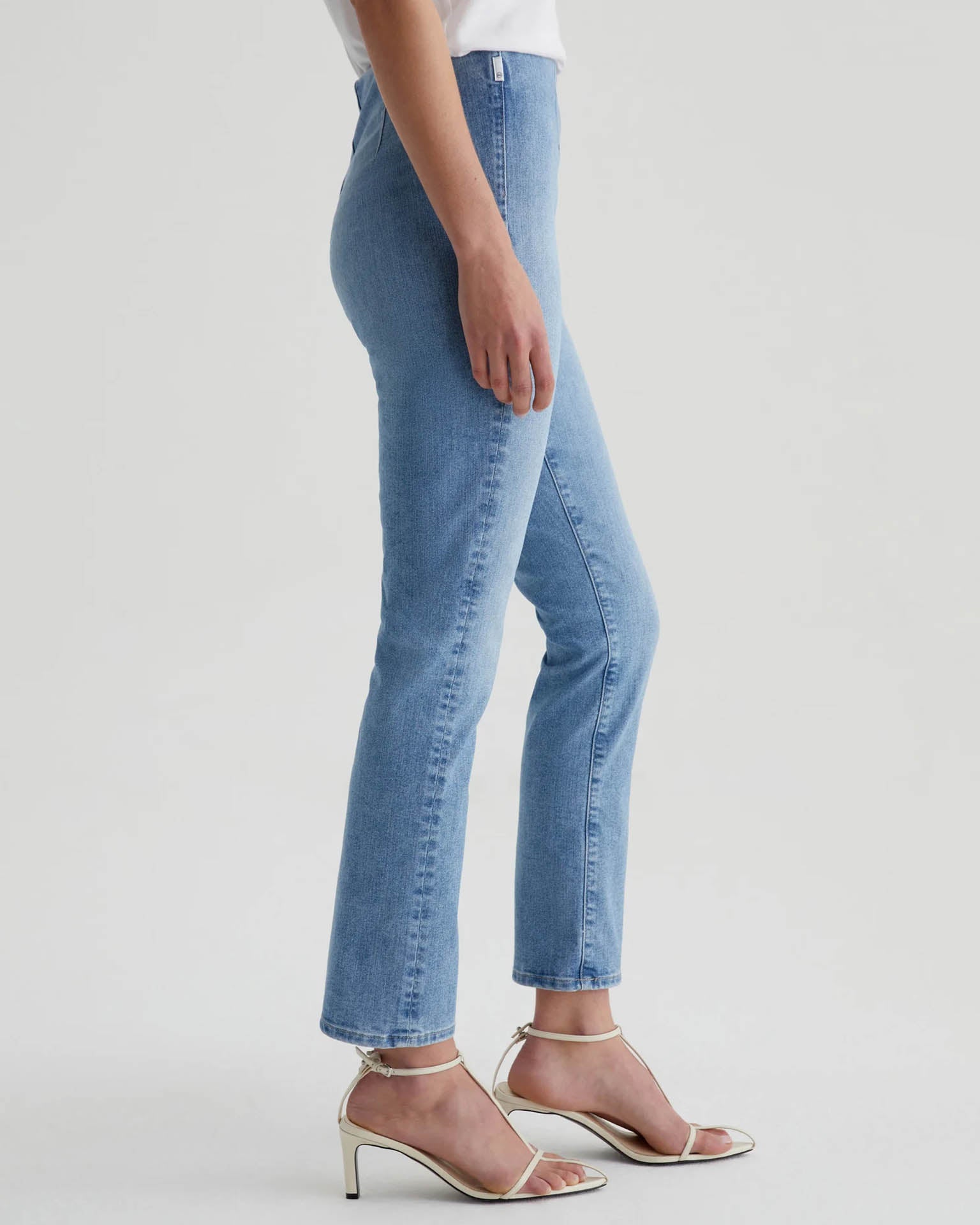 Mari Crop Pull On in Mirror