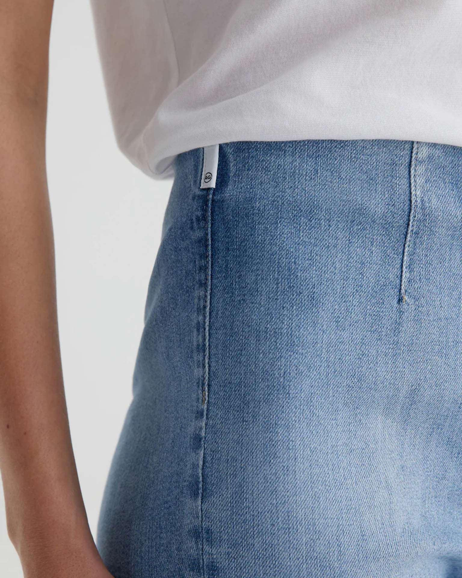 Mari Crop Pull On in Mirror
