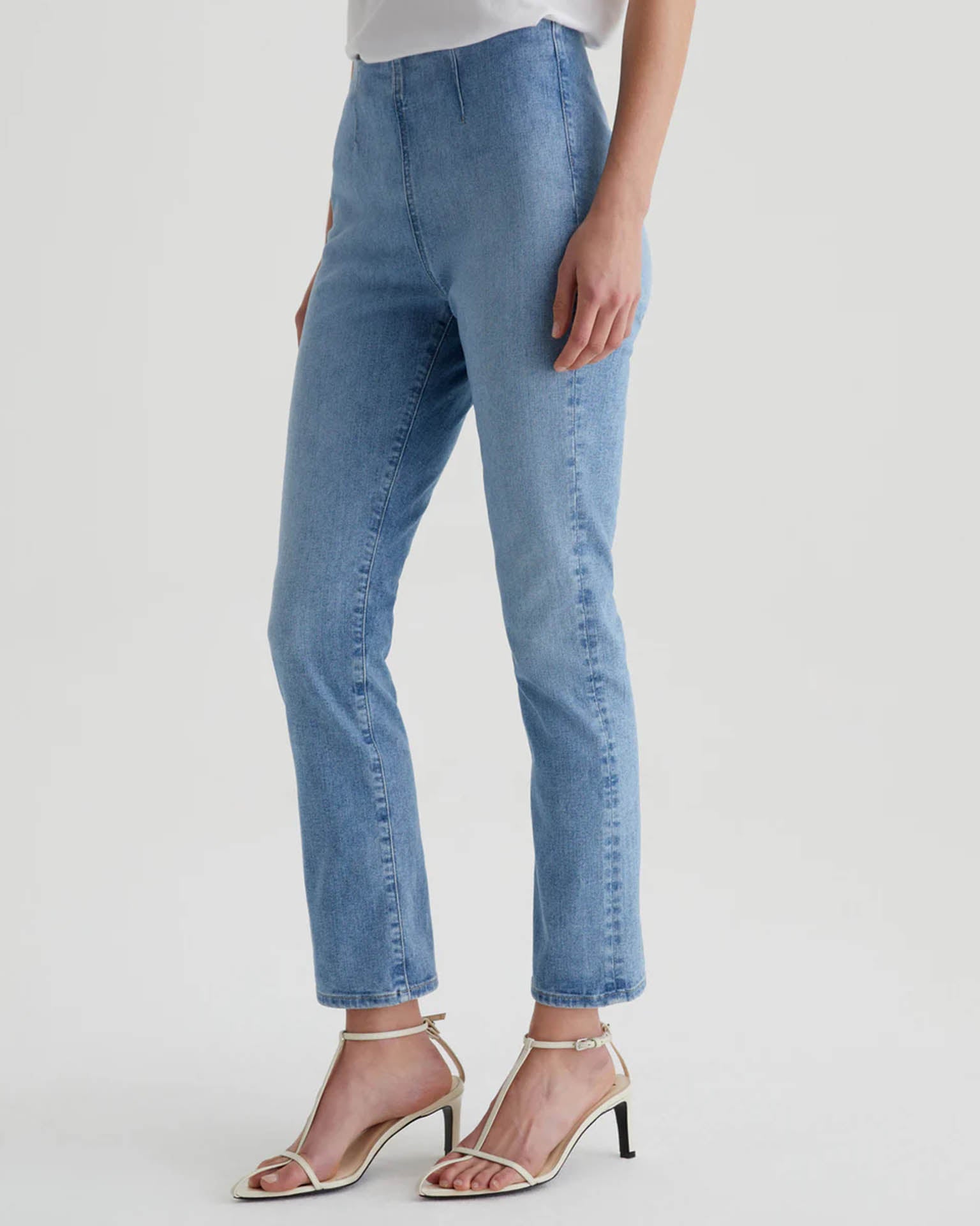 Mari Crop Pull On in Mirror