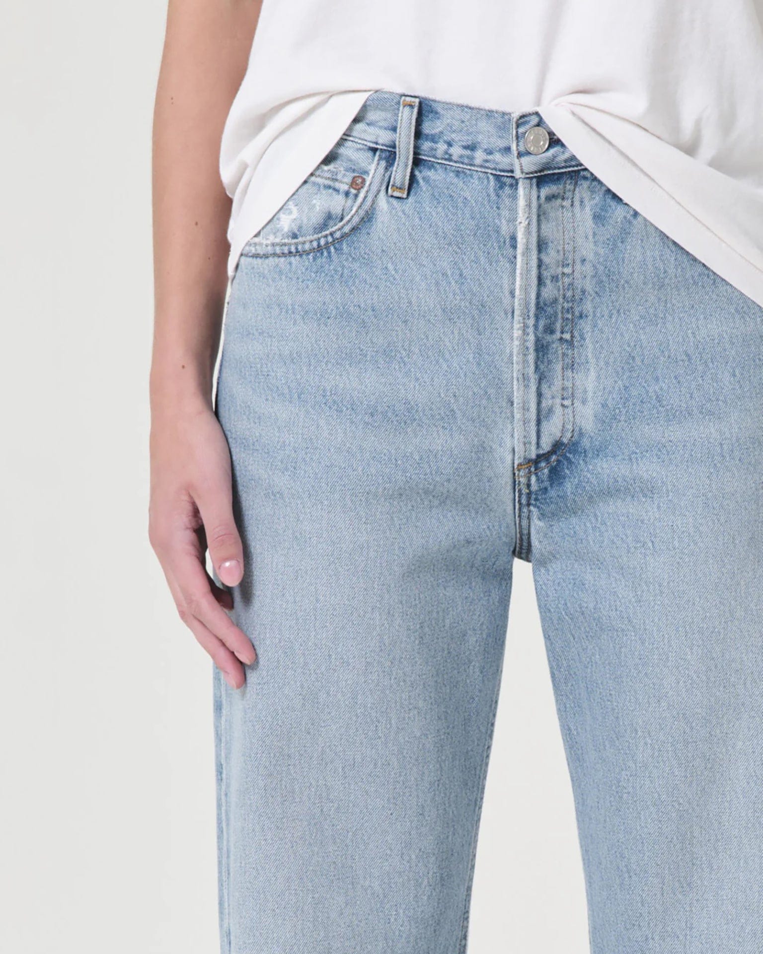 90s Mid Rise Straight Jean in Force