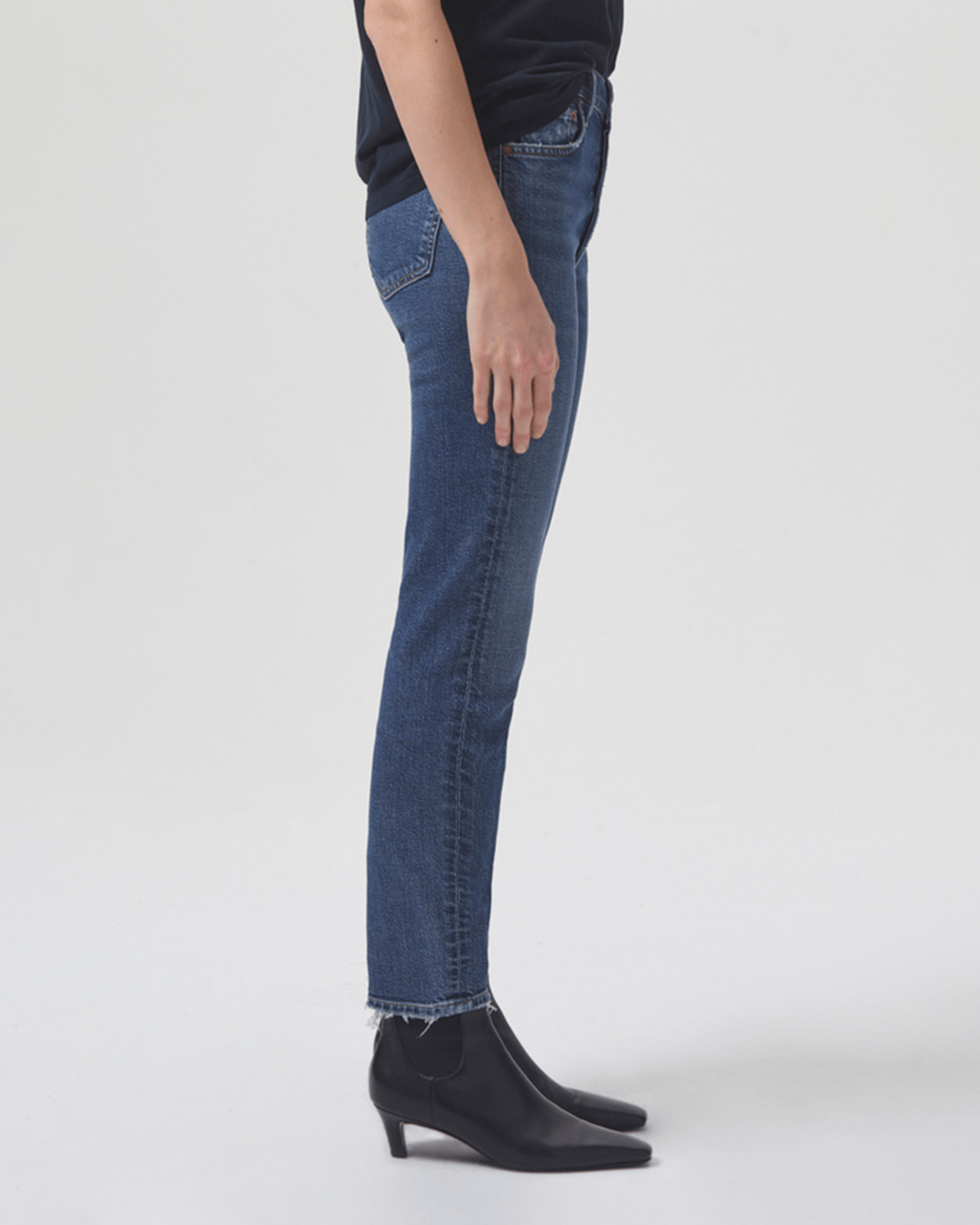 Nico Hi Rise Slim Fit in Limit