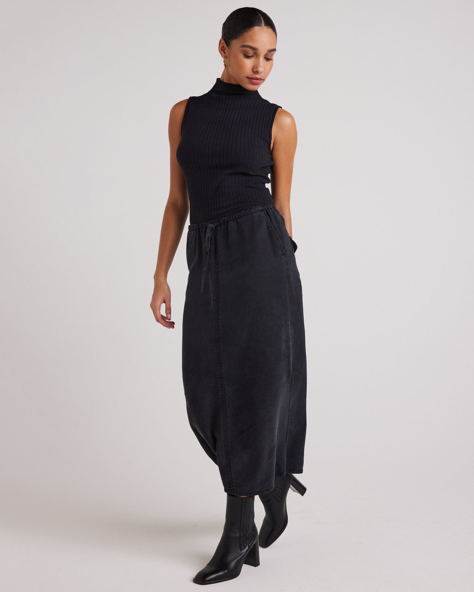 Ana Side Slit Skirt in Black