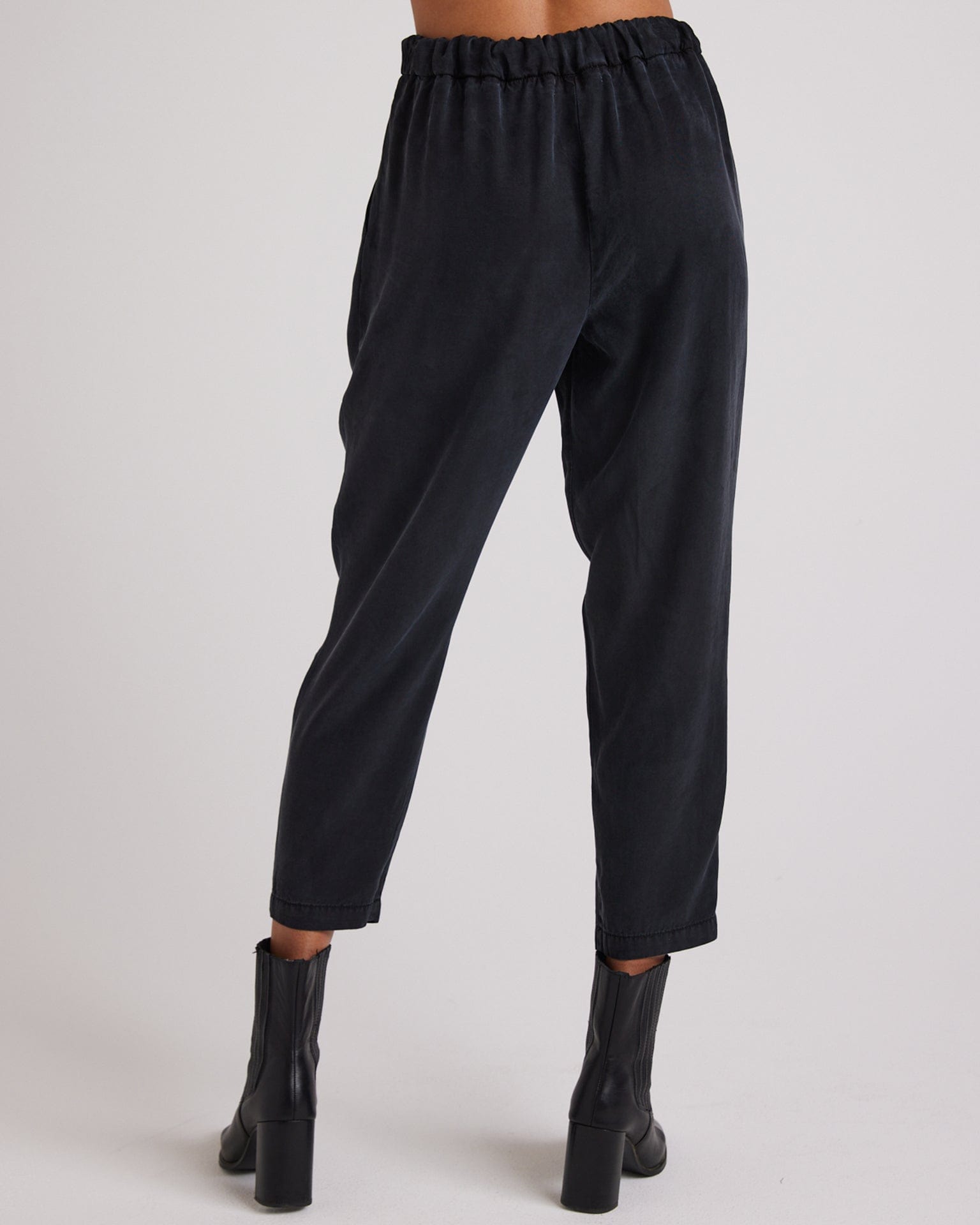 Nico Clean Waist Slouchy Trouser in Black