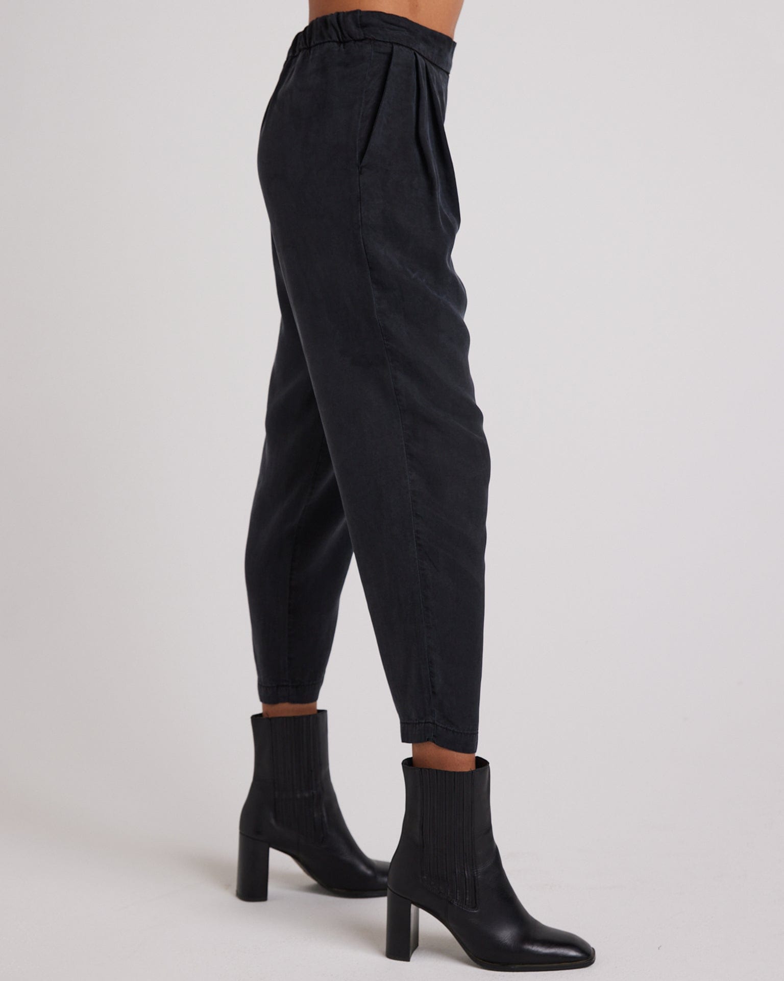 Nico Clean Waist Slouchy Trouser in Black
