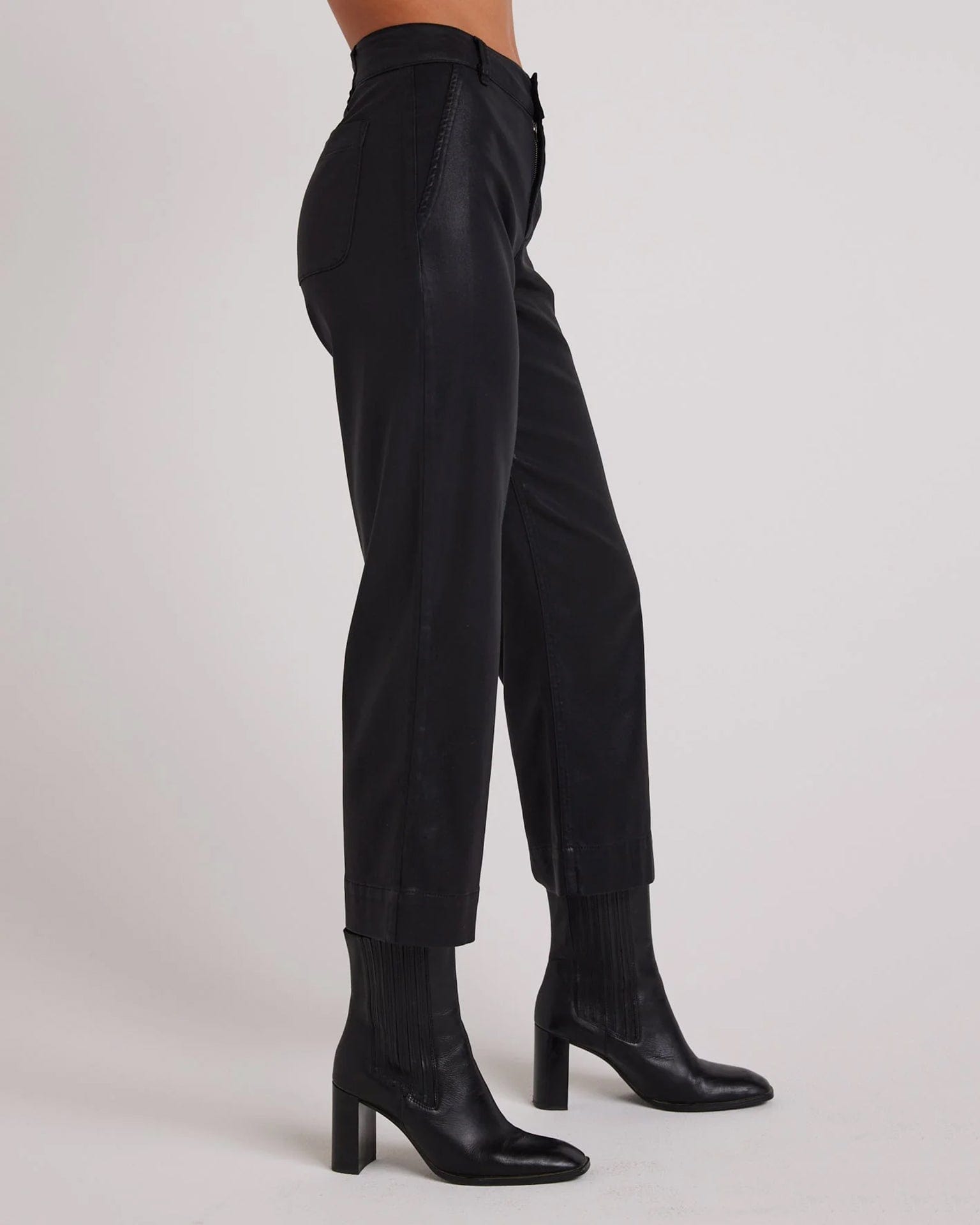 Saige Wide Leg Crop in Black