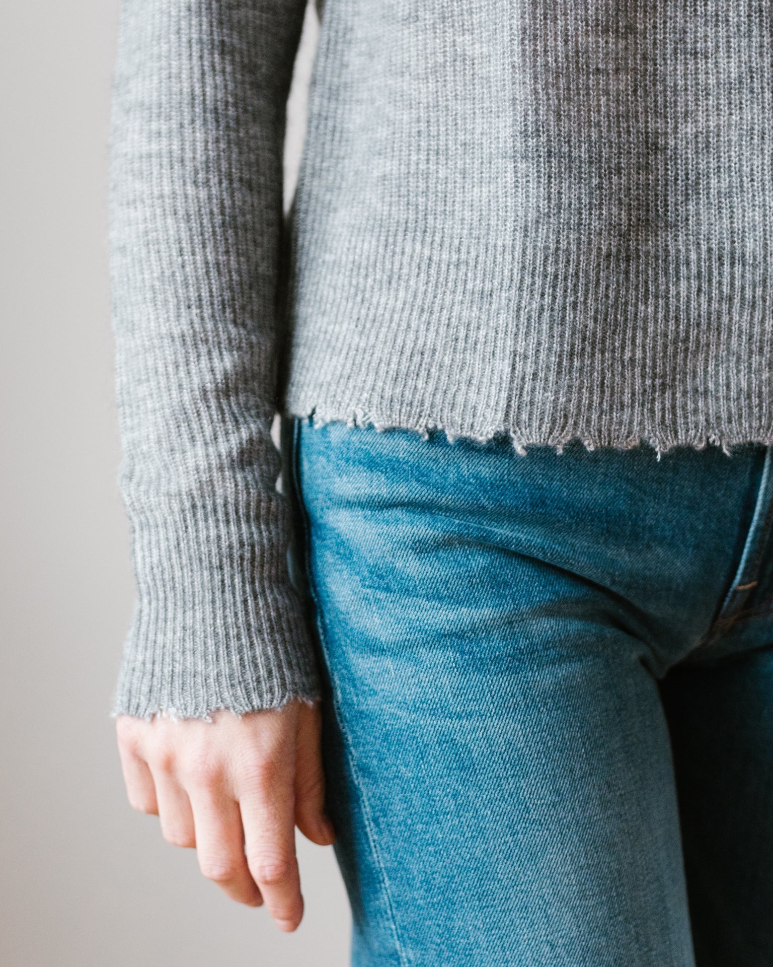Raw Edge Shaker Crew in Banker's Gray