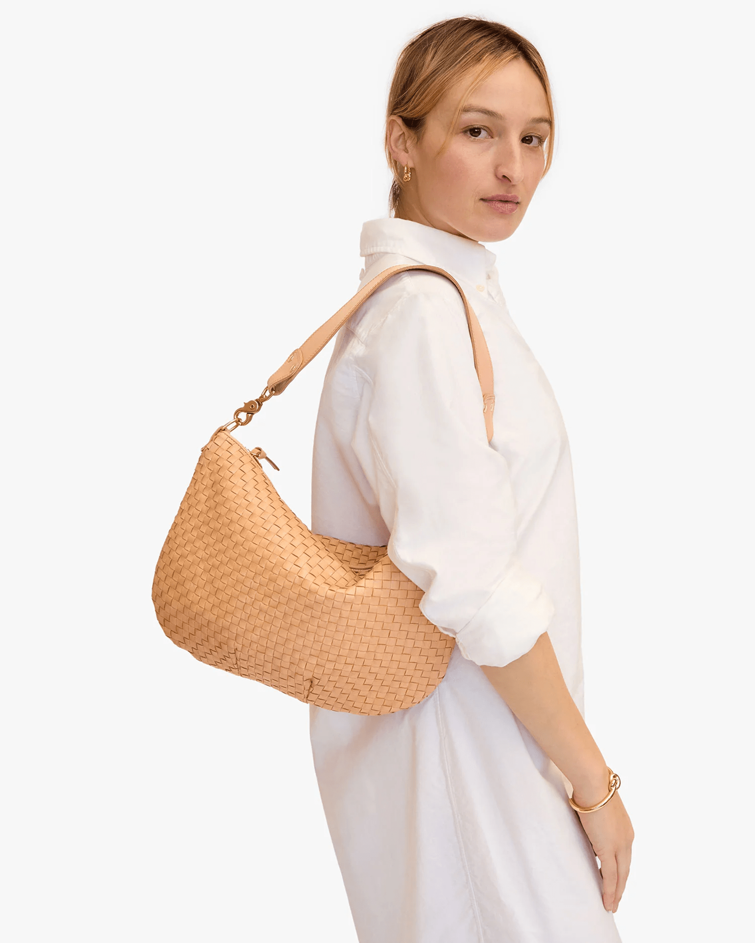 Moyen Messenger in Bisque Woven Checker