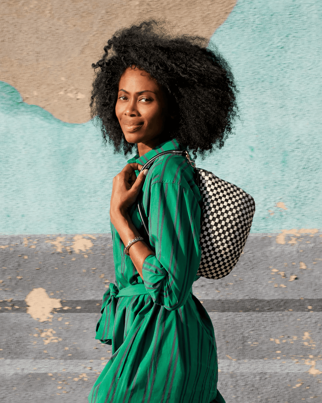 Woven Checker Petit Moyen Messenger in Black & Cream