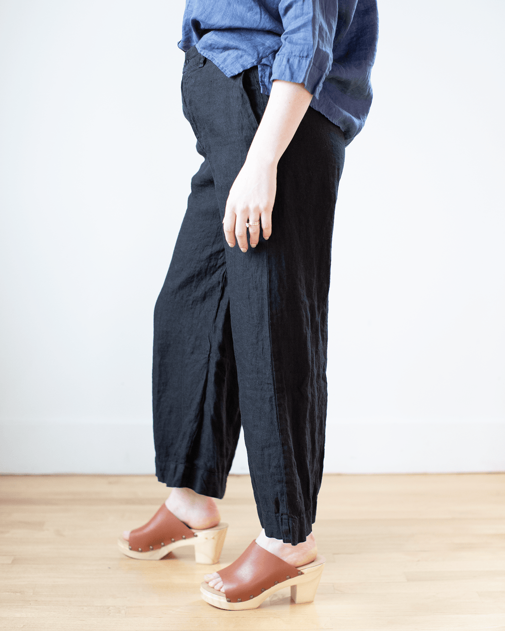 Cropped Polly Pant in Black HW Linen Twill