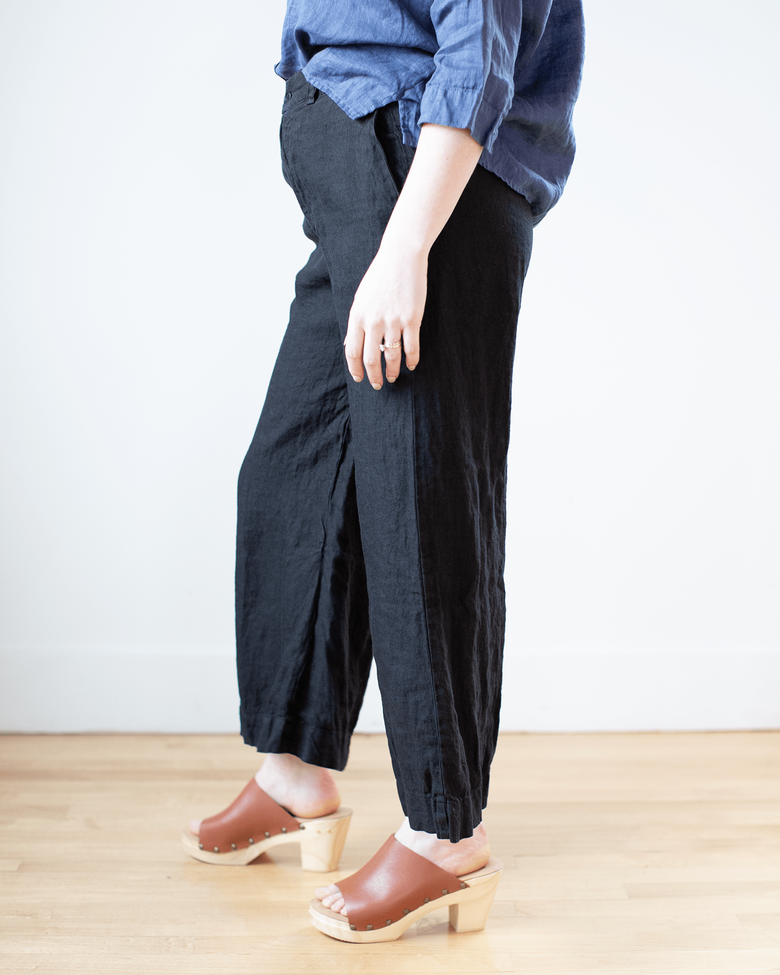 Cropped Polly Pant in Black HW Linen Twill