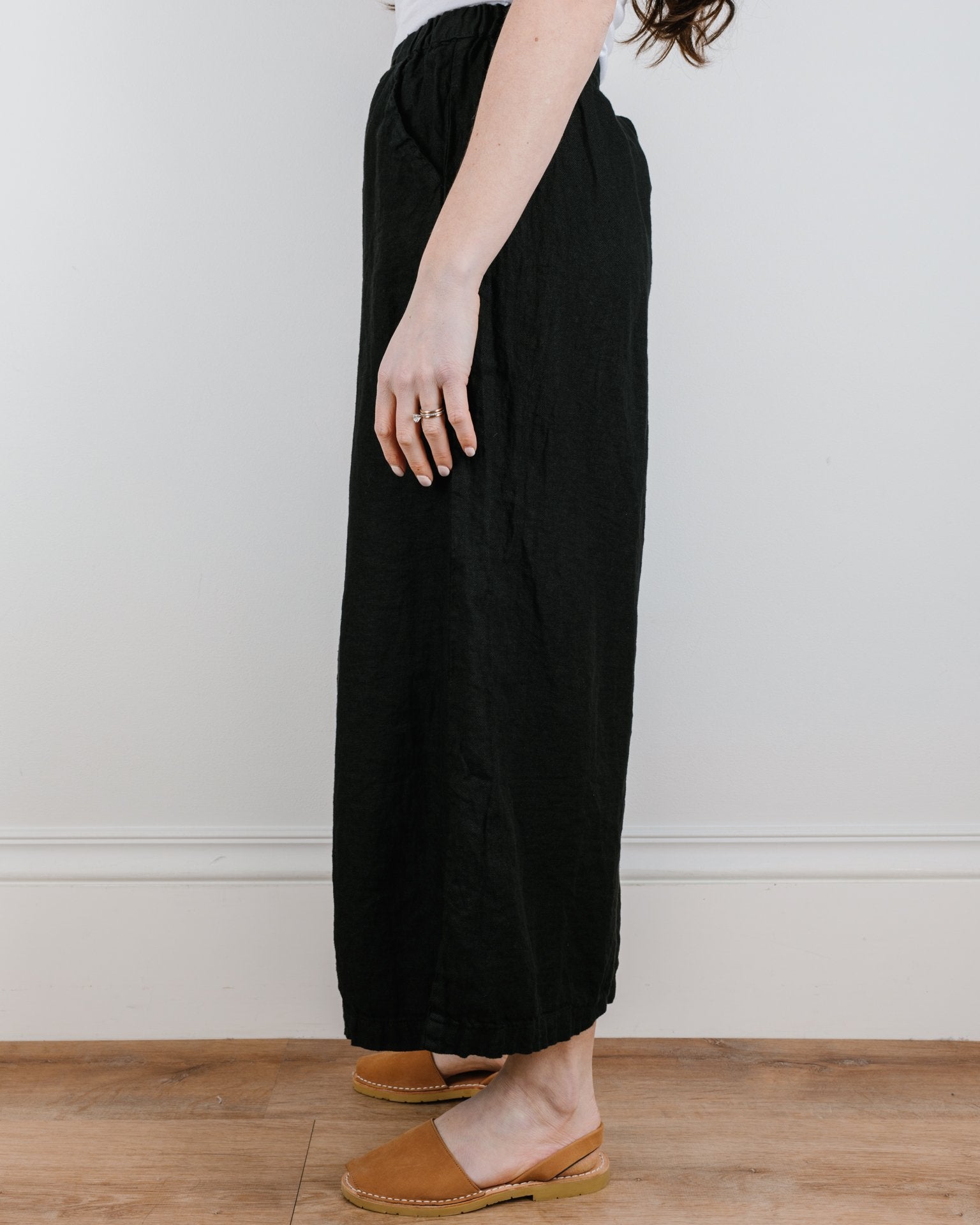 Cropped Wendy Pant in Black Heavy Weight Linen