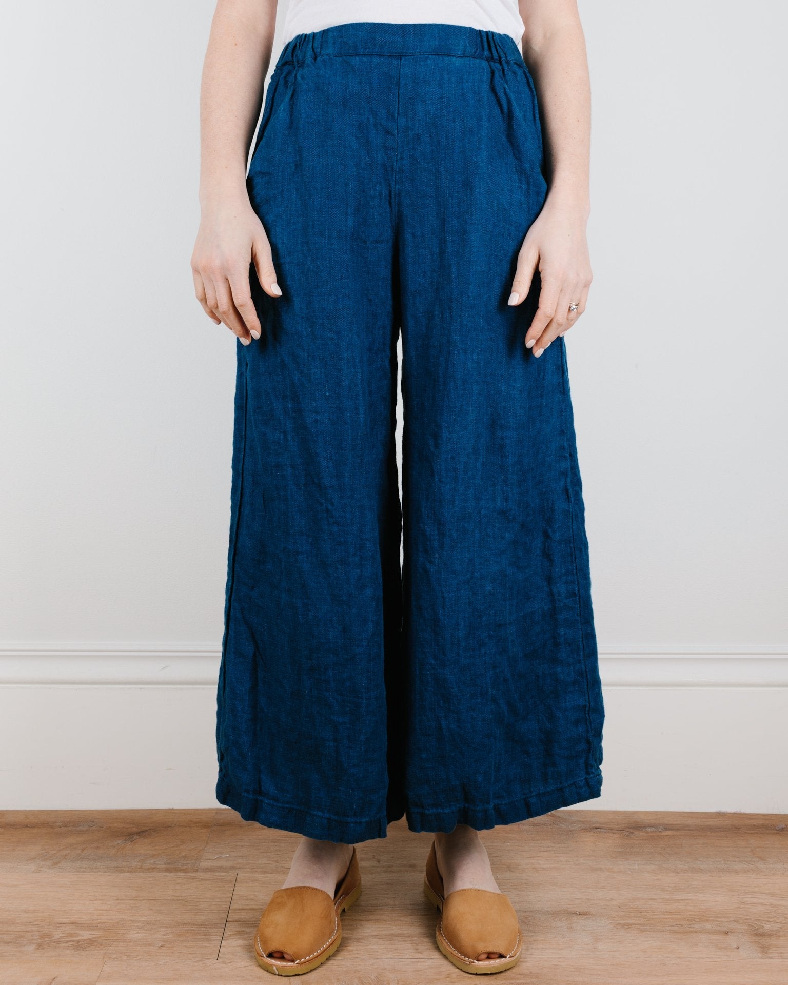Cropped Wendy Pant in Indigo