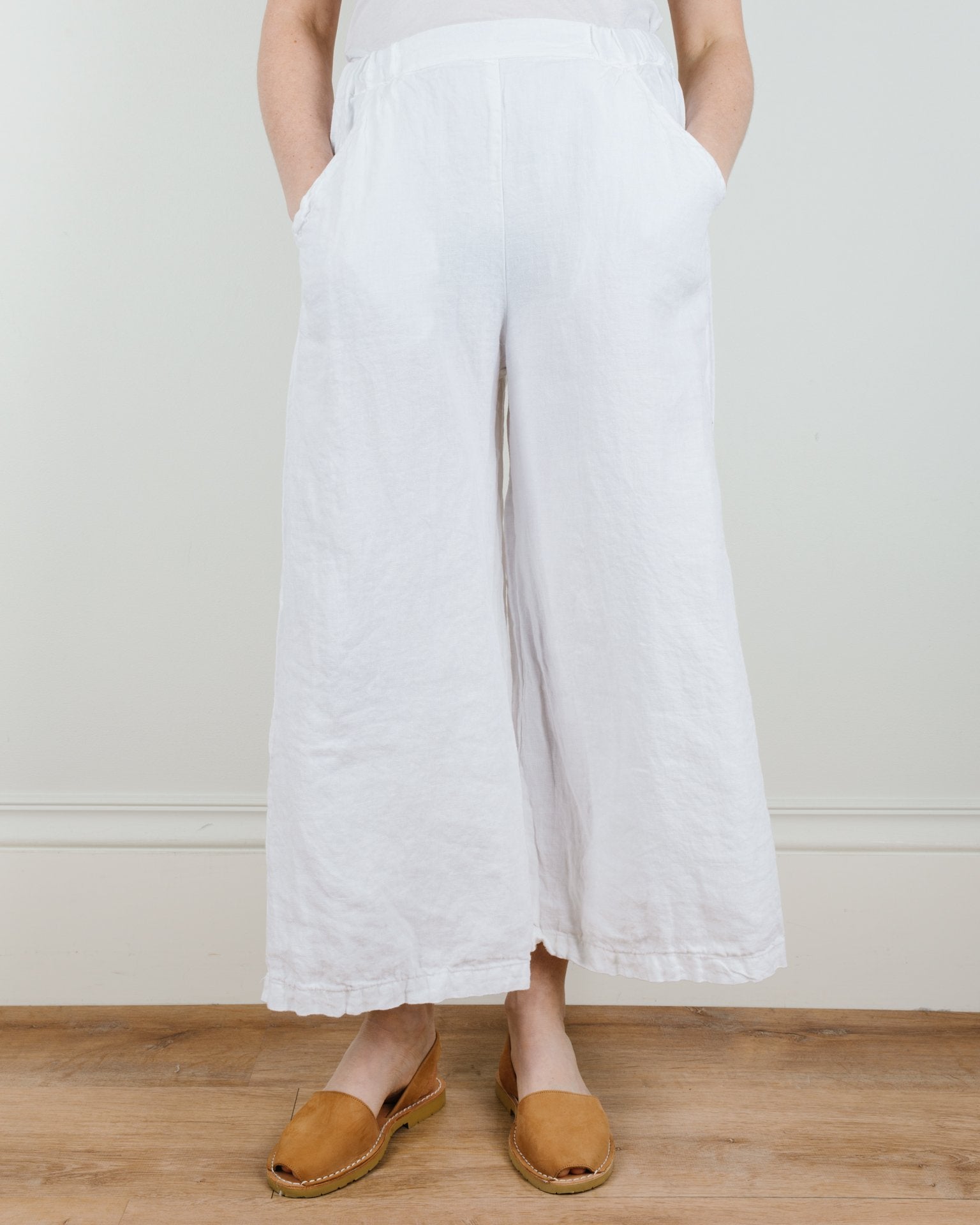 Cropped Wendy Pant in White Heavy Weight Linen