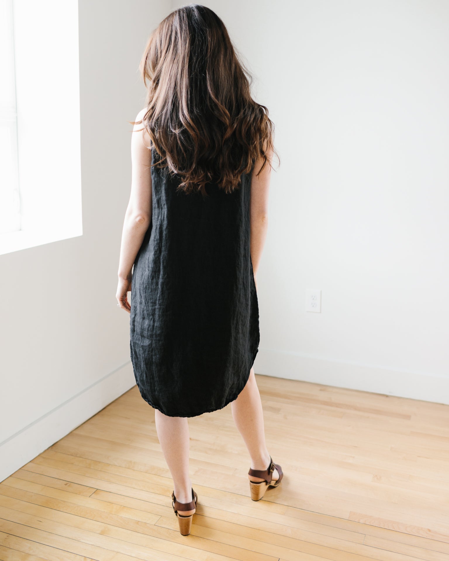 Mara Slvlss Shirtdress in Black HW Linen Twill