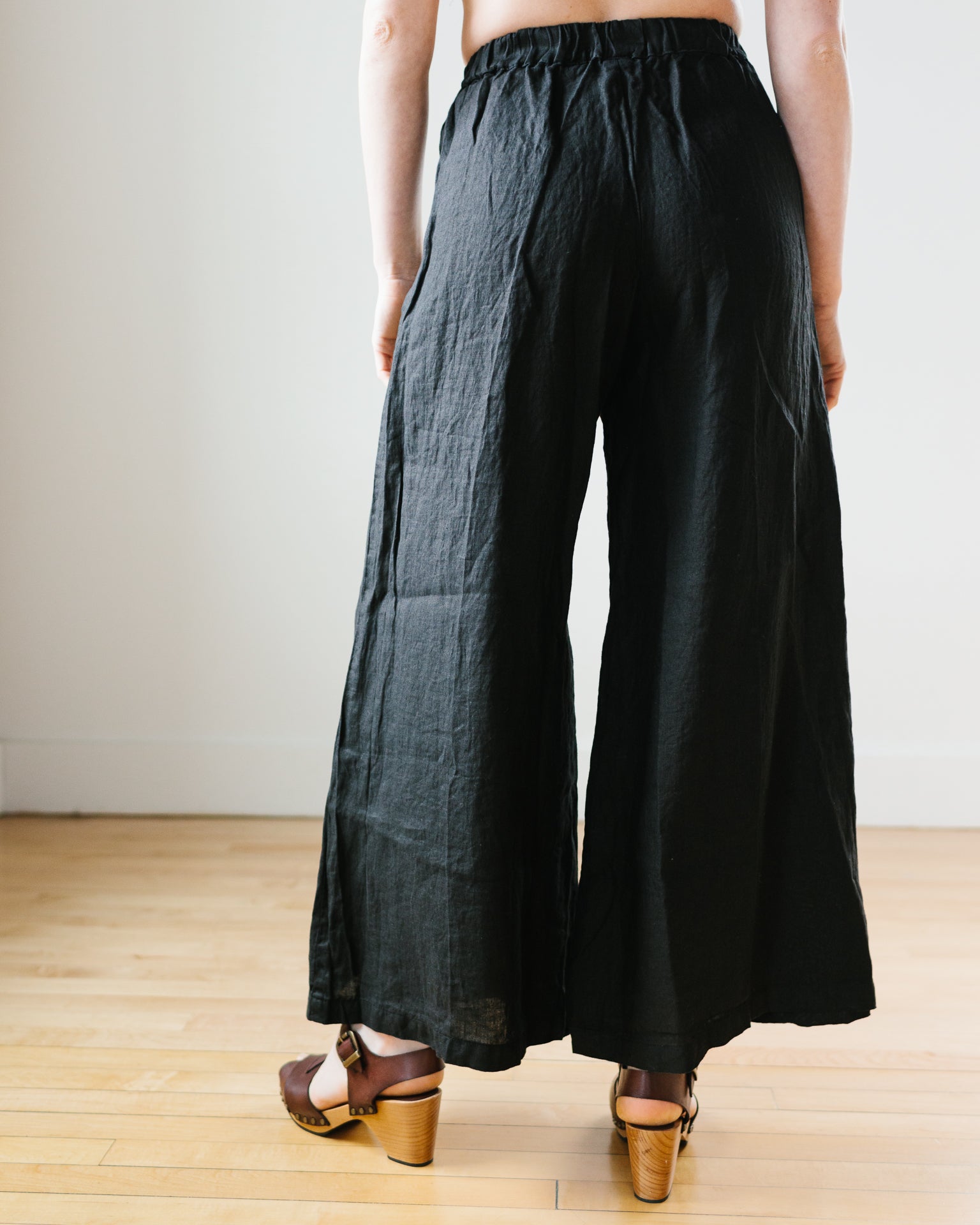 Wendy Pant in Black Linen