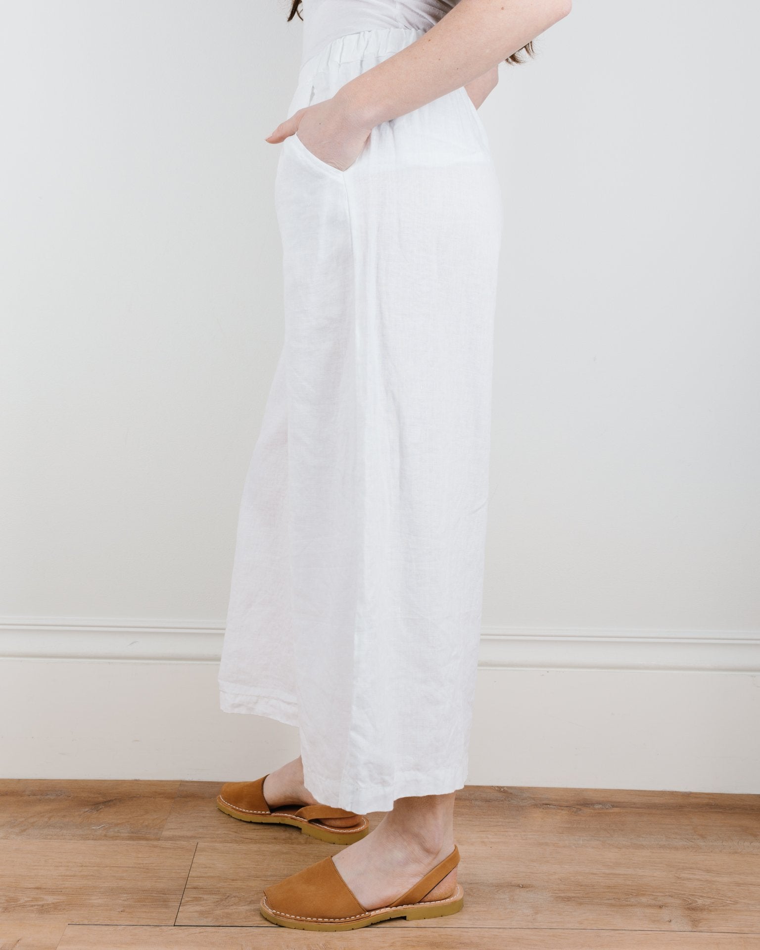 Wendy Pant in White Linen
