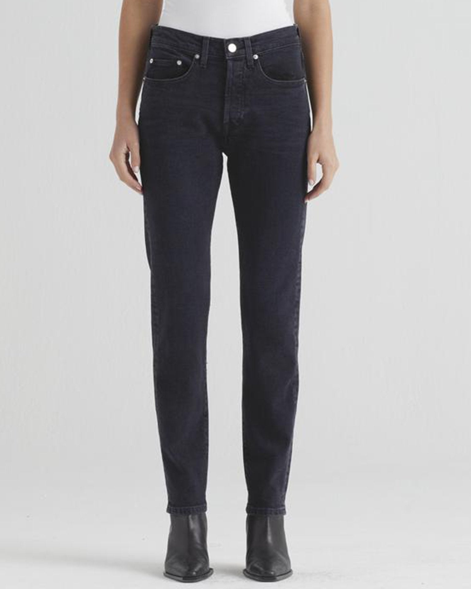 Hana High Rise Straight in Goth