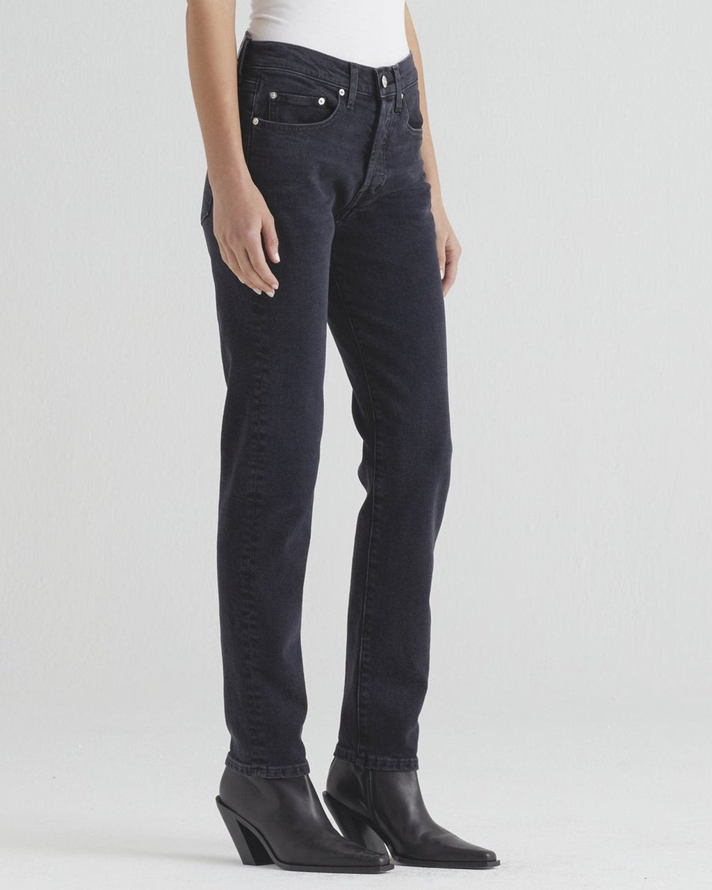 Hana High Rise Straight in Goth