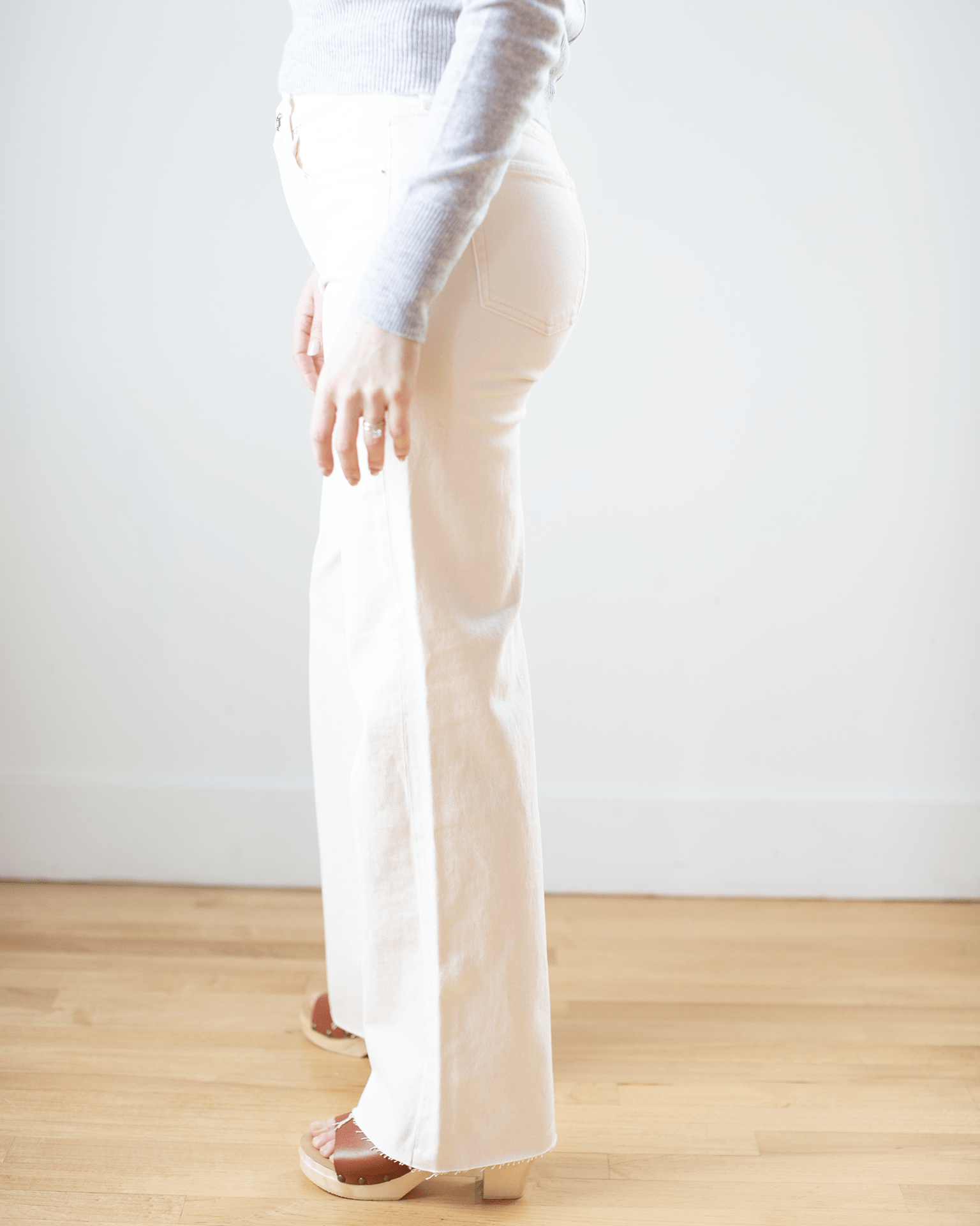 Marli with Raw Hem in Parchment