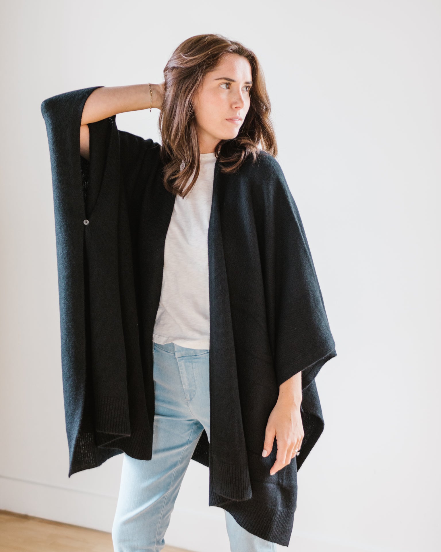 Cashmere Cape in Black