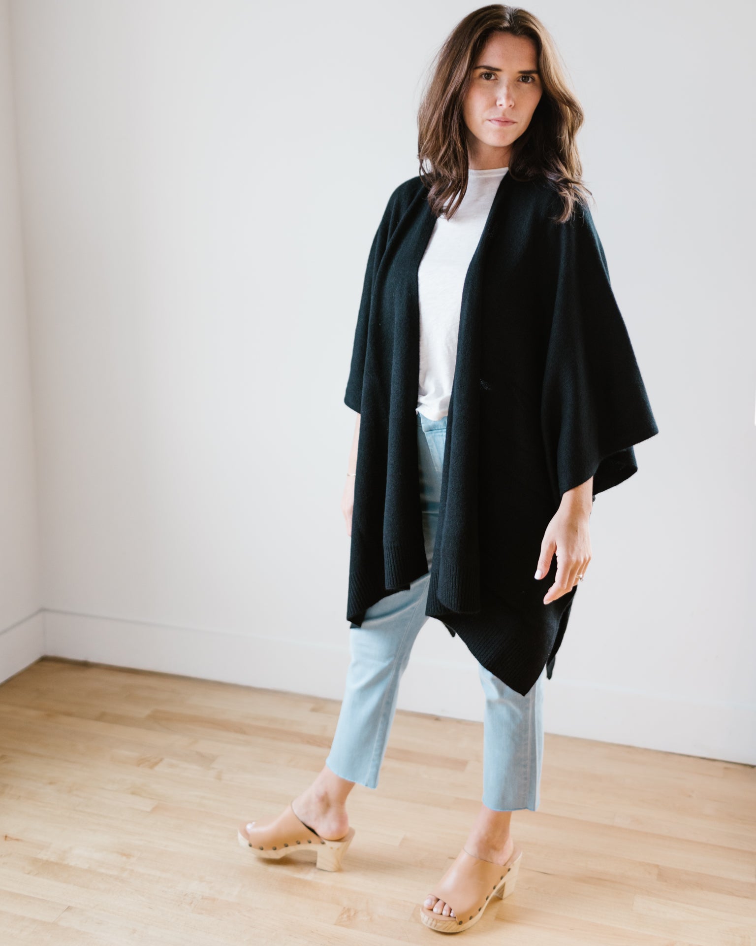 Cashmere Cape in Black