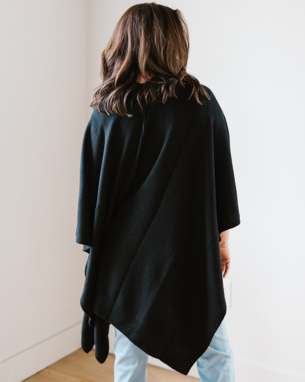 Cashmere Cape in Black