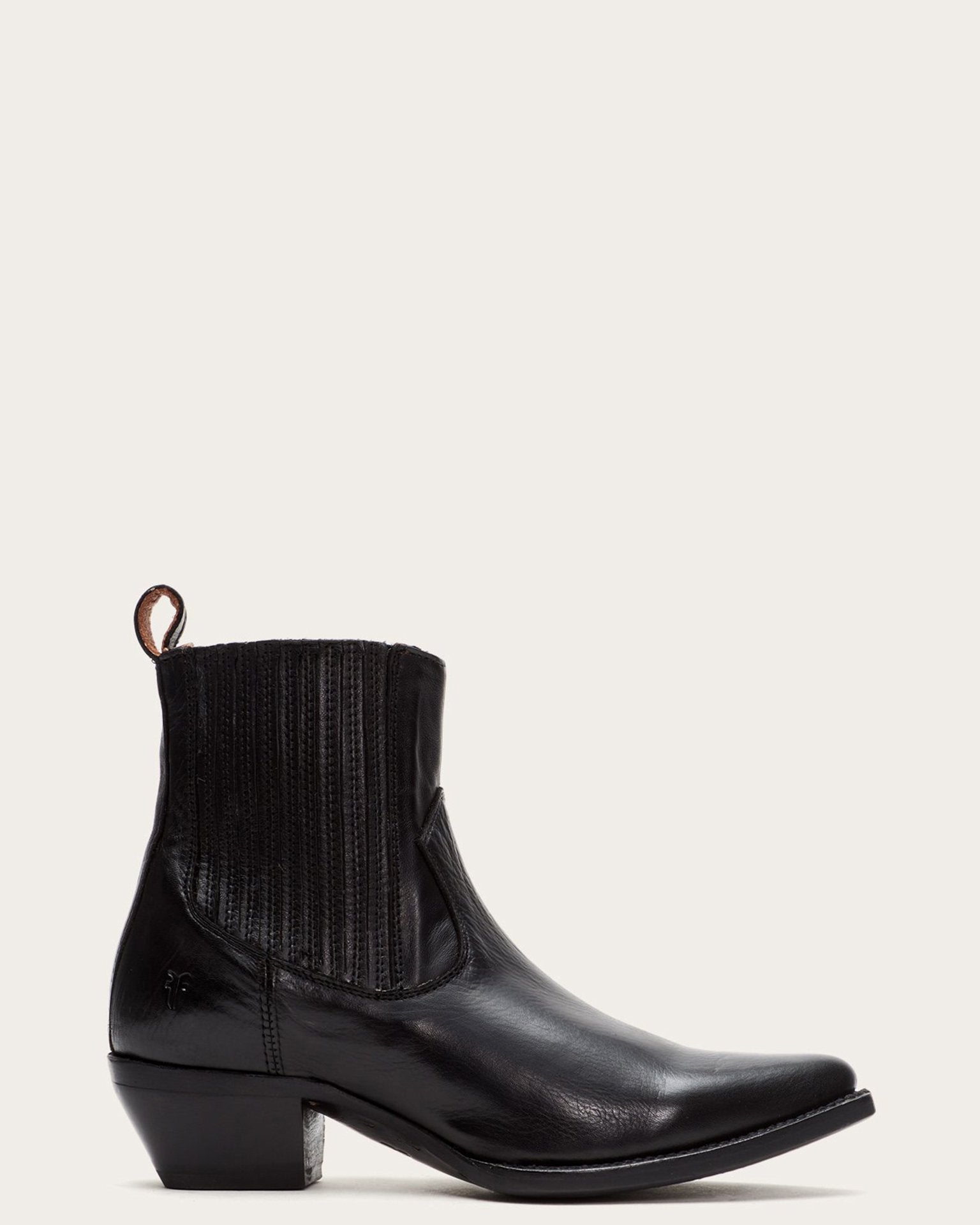 Sacha Chelsea in Black