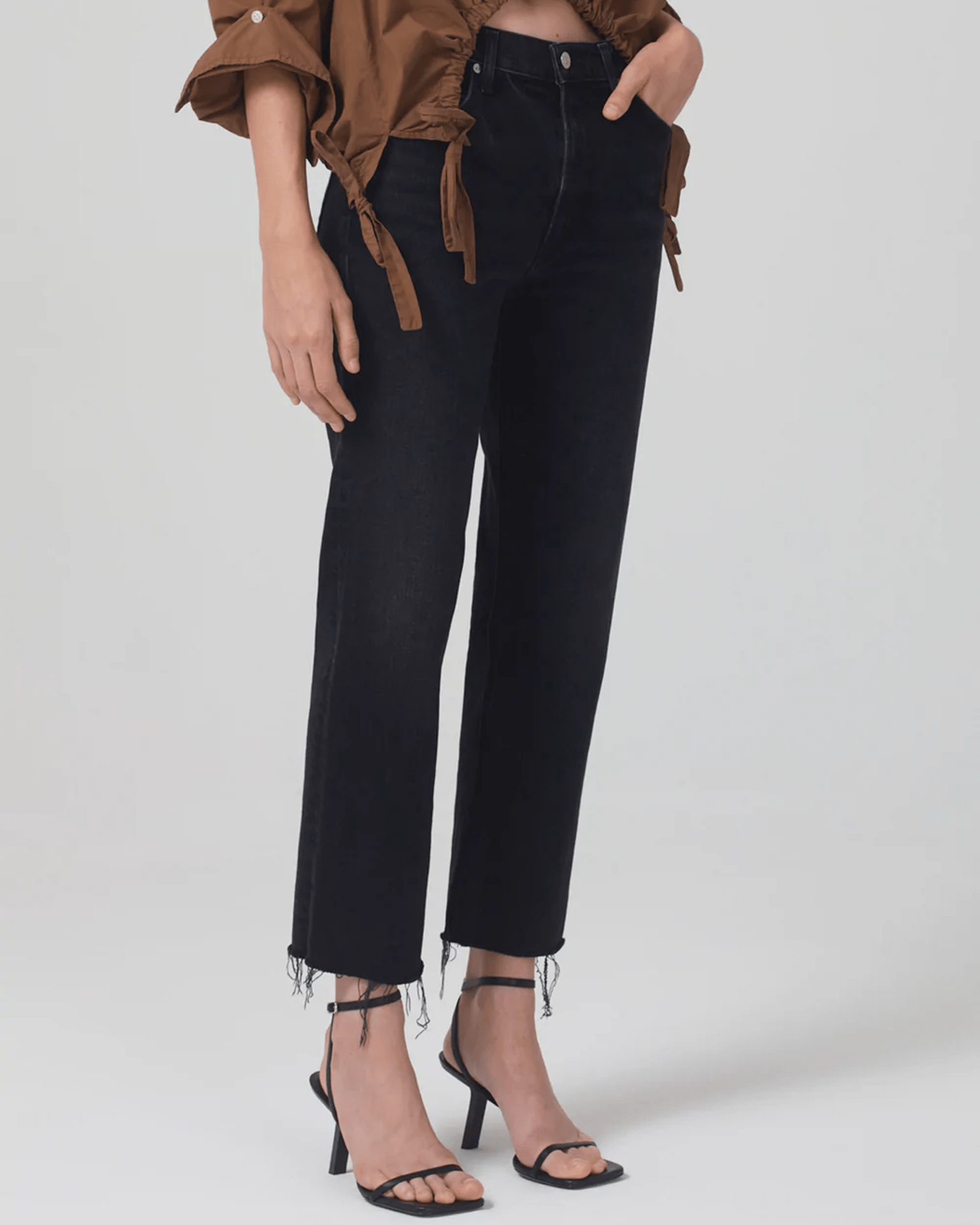 Daphne Crop 26.5" Inseam in Peppercorn