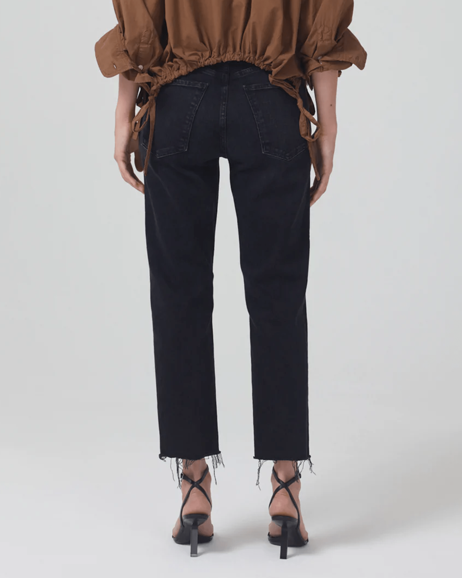 Daphne Crop 26.5" Inseam in Peppercorn