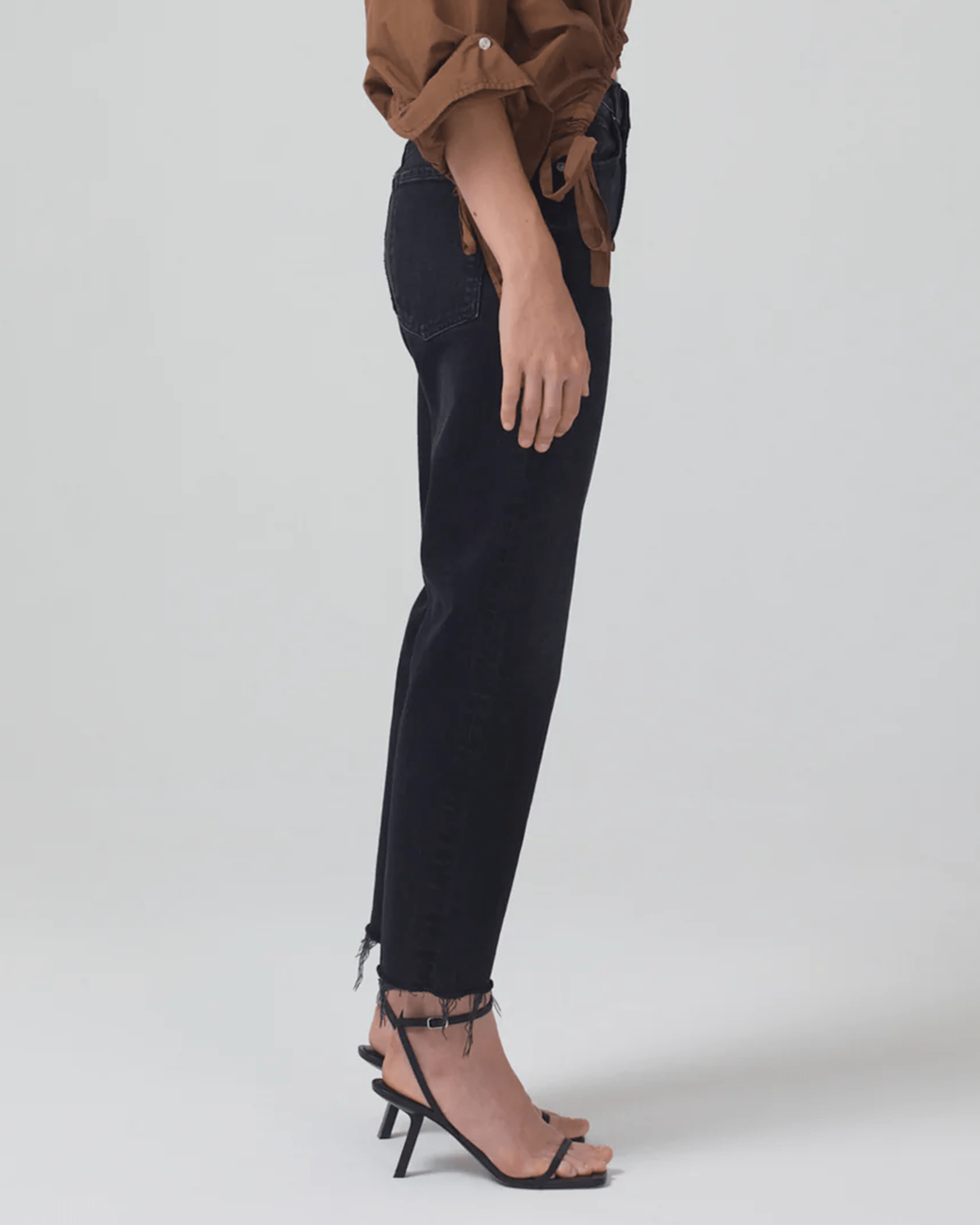 Daphne Crop 26.5" Inseam in Peppercorn