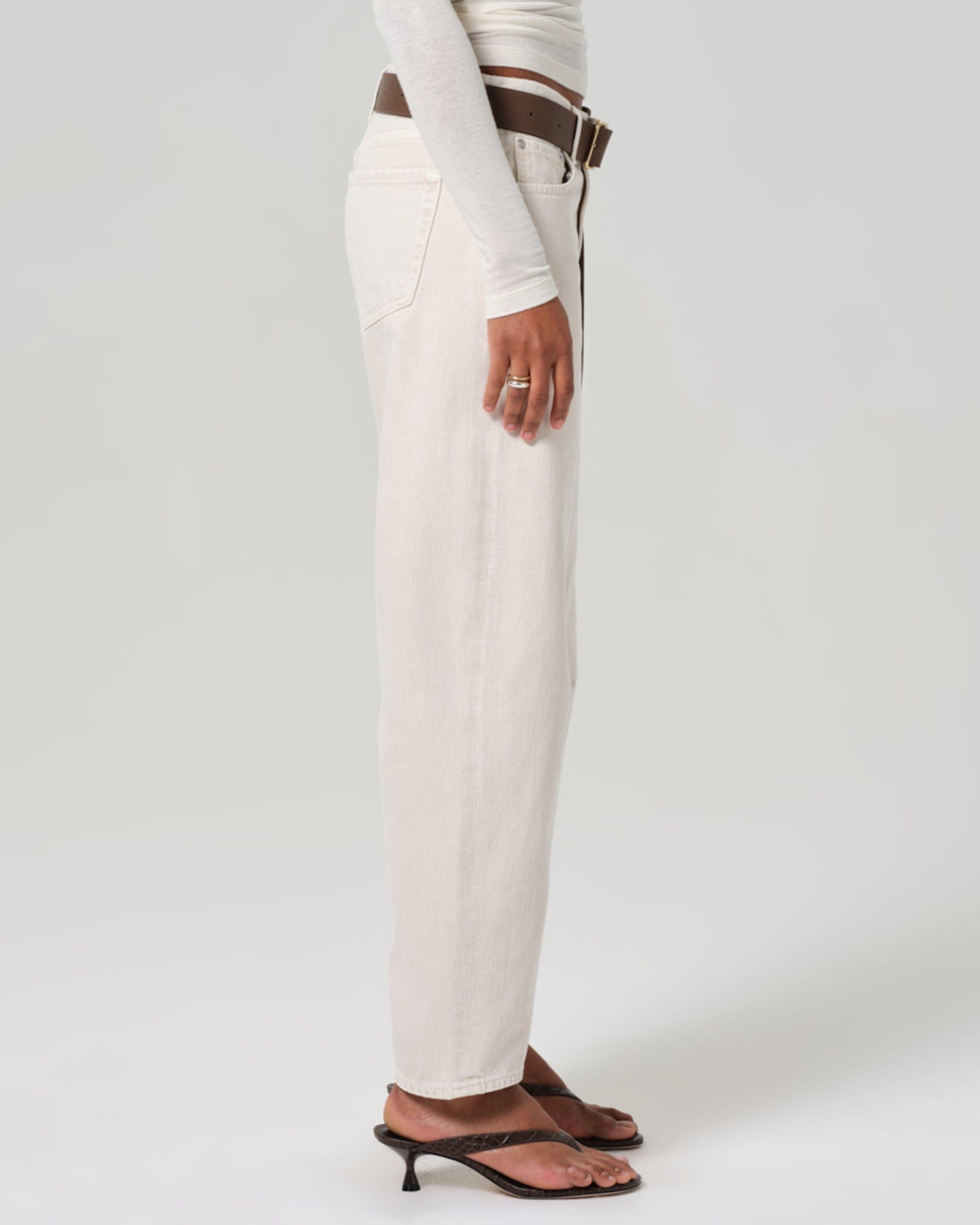 Miro Relaxed Jean in Almondette