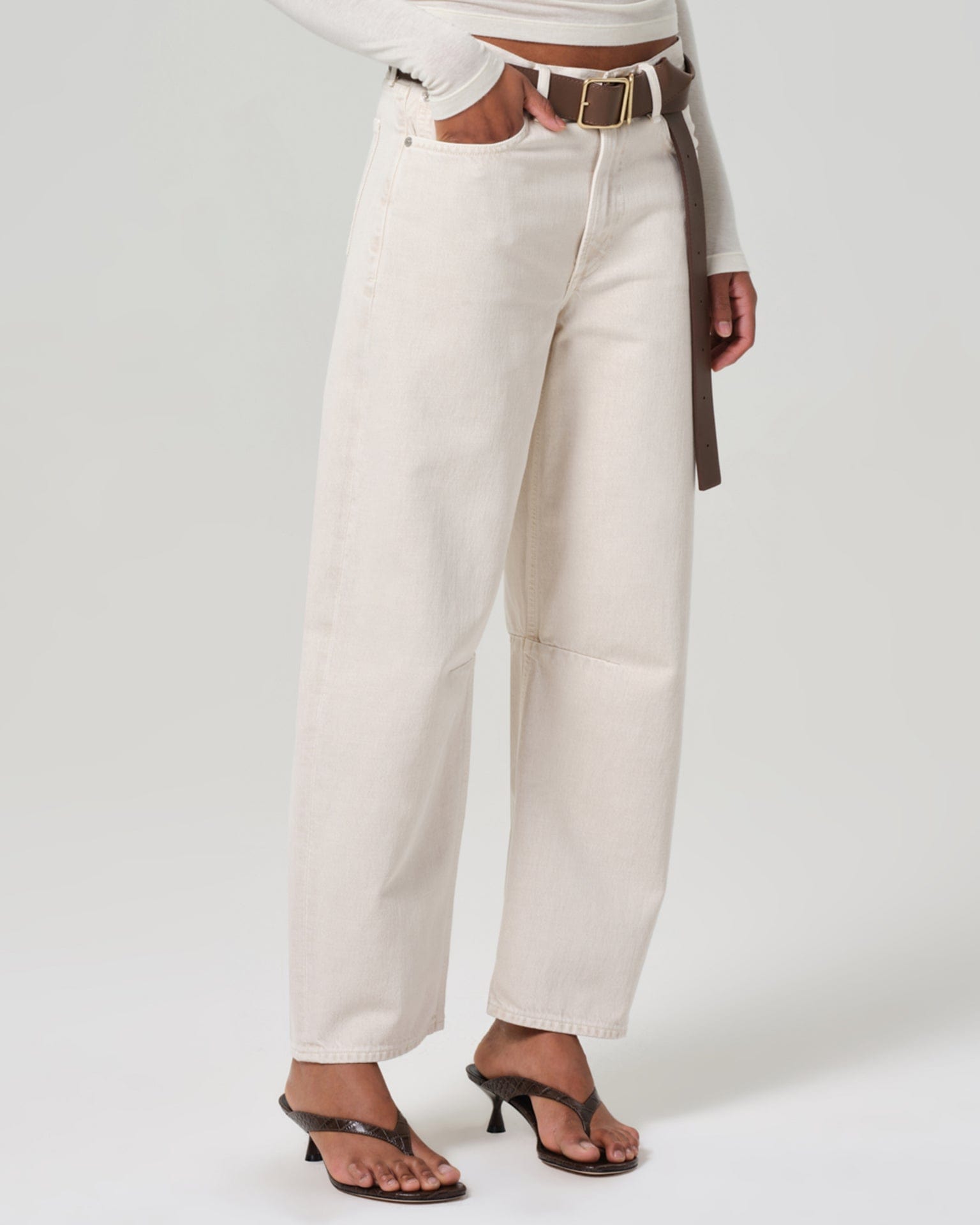 Miro Relaxed Jean in Almondette