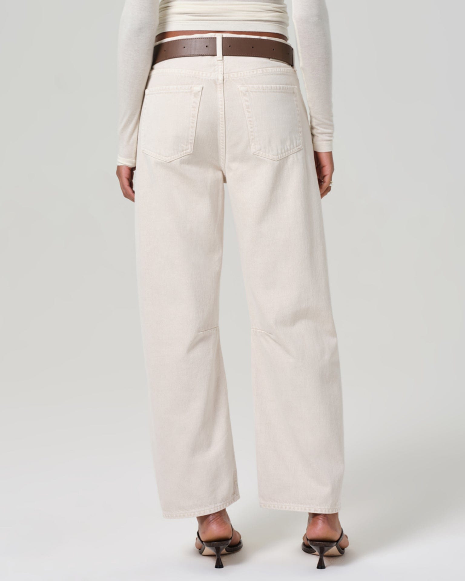 Miro Relaxed Jean in Almondette