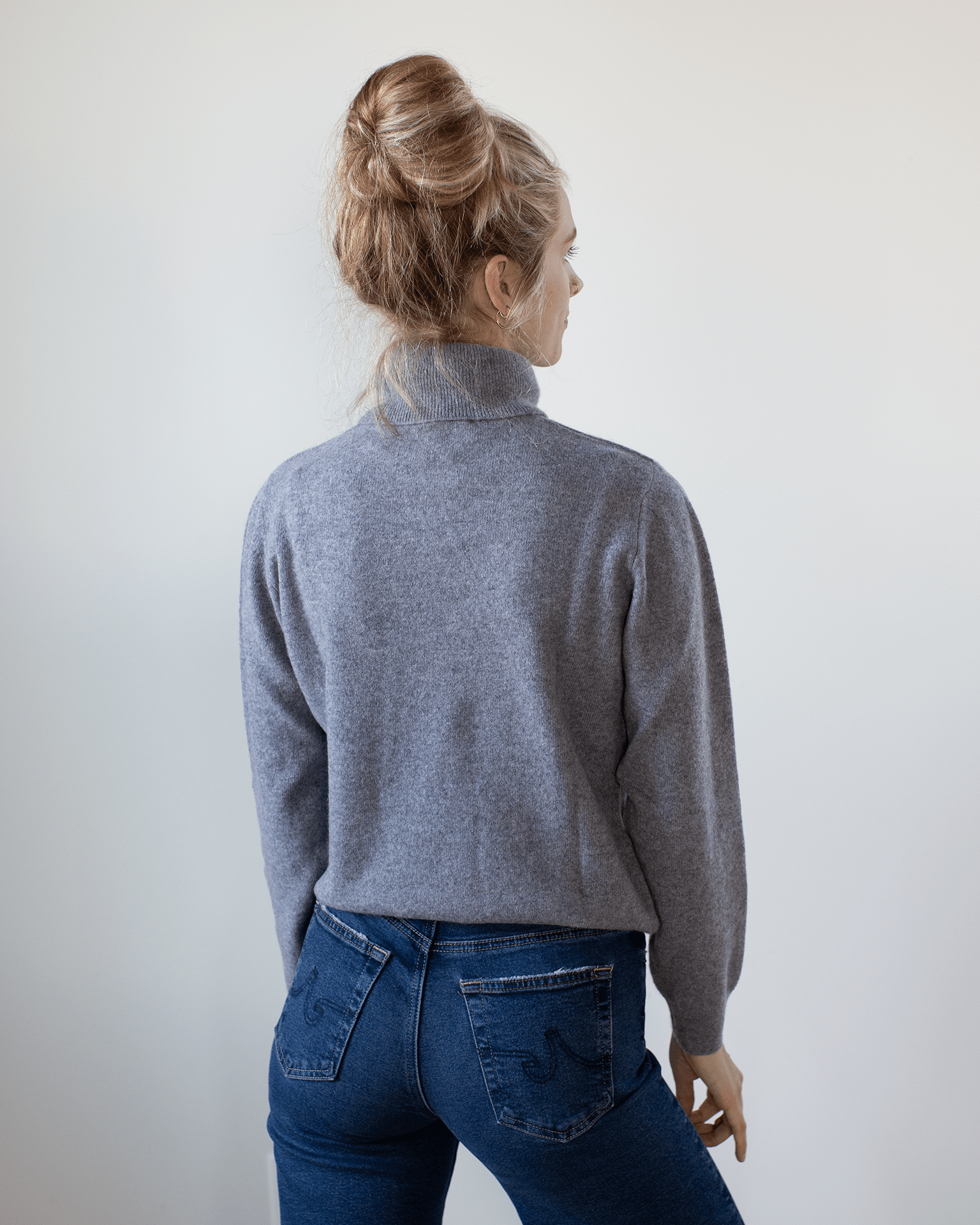 Light Turtleneck in Kensington