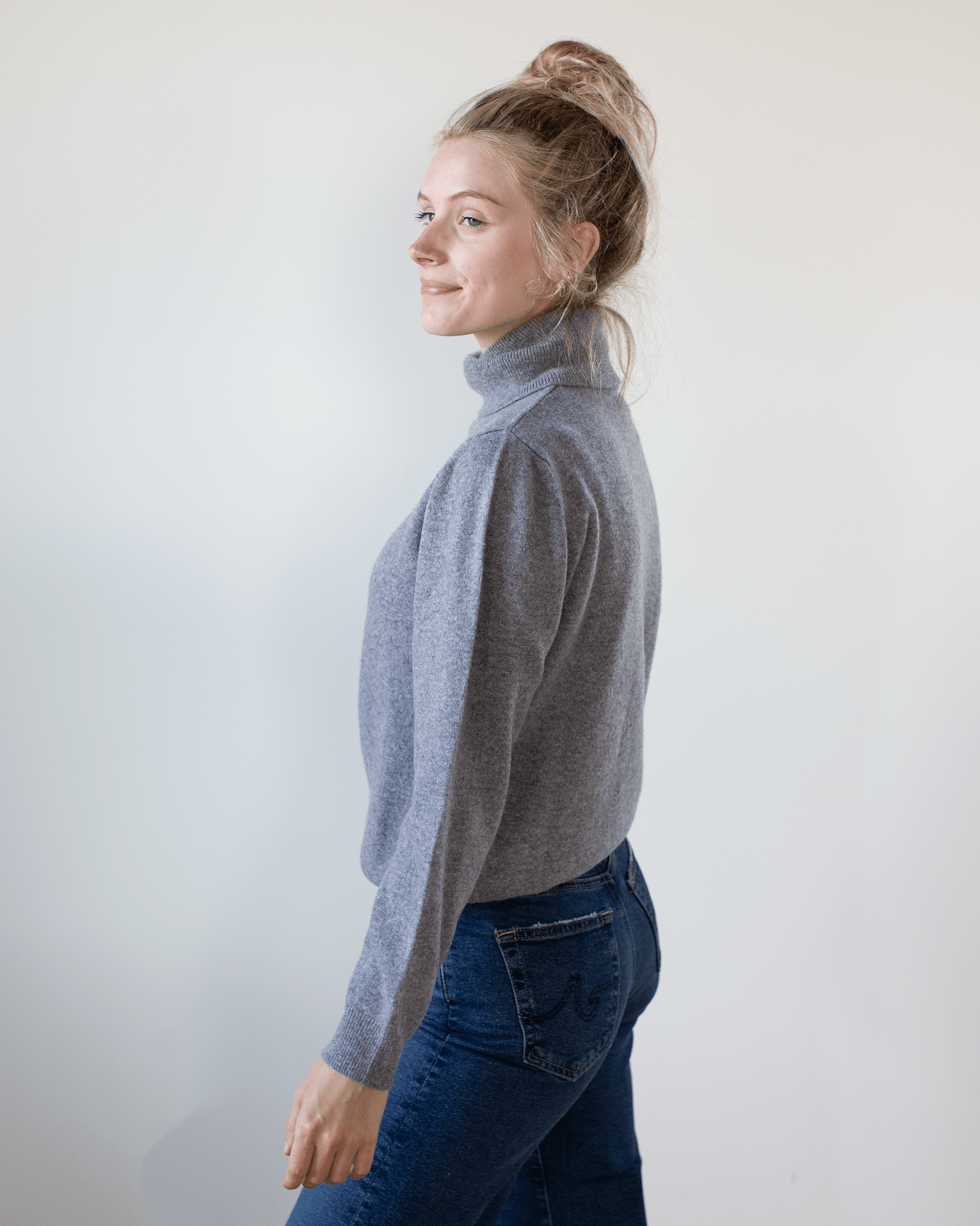 Light Turtleneck in Kensington