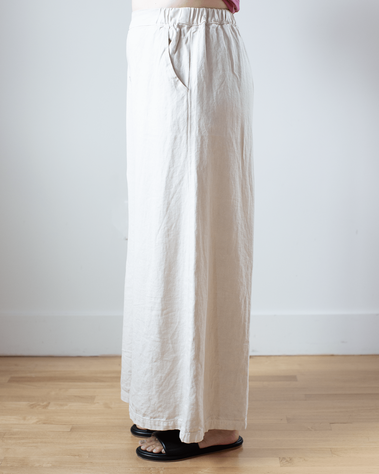 Cropped Wendy Pant in Sand Hemp Blend