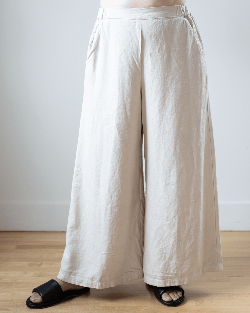 Cropped Wendy Pant in Sand Hemp Blend