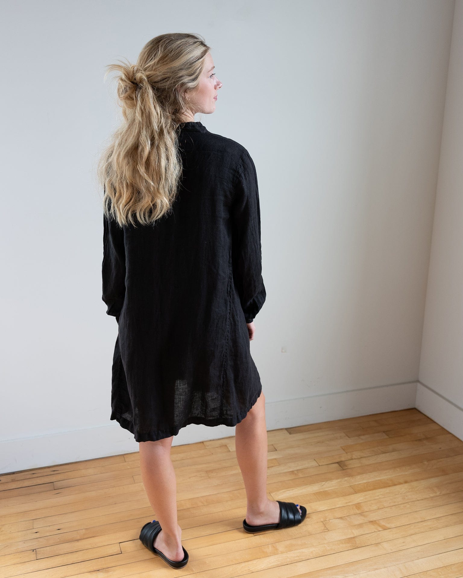 Jasmine in Black Linen