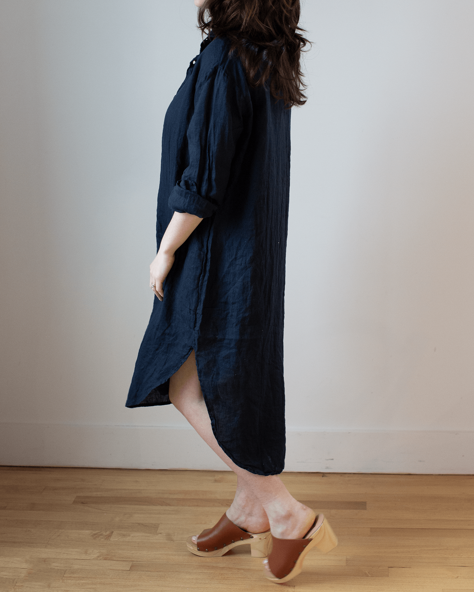 Kira Linen Rounded Shirttail Dress in Ink