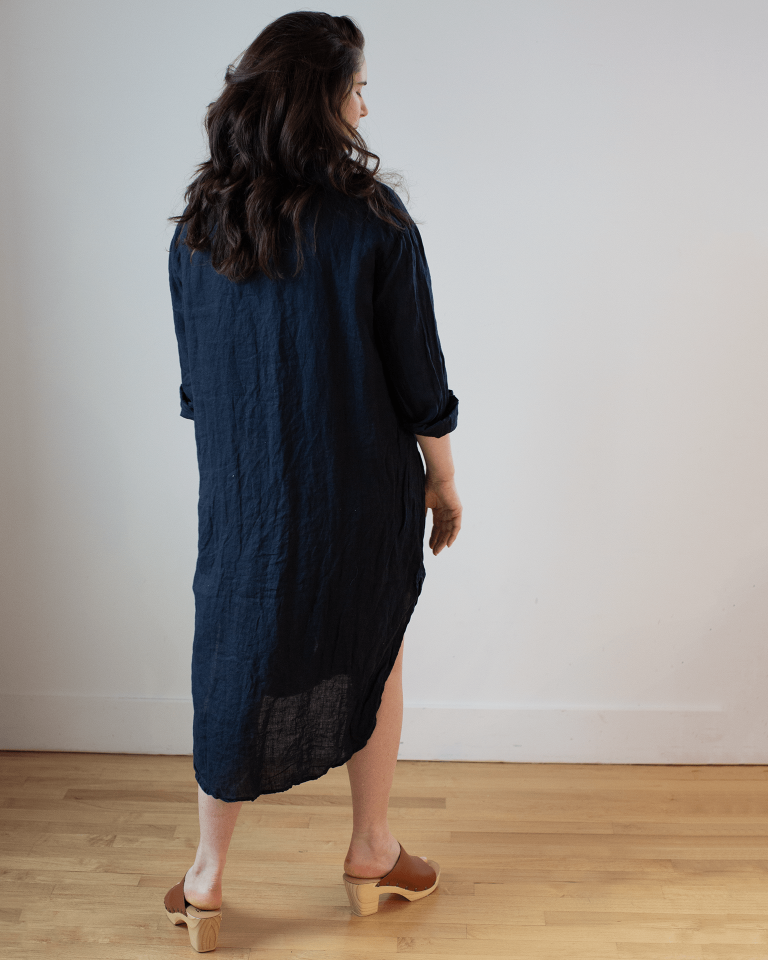 Kira Linen Rounded Shirttail Dress in Ink