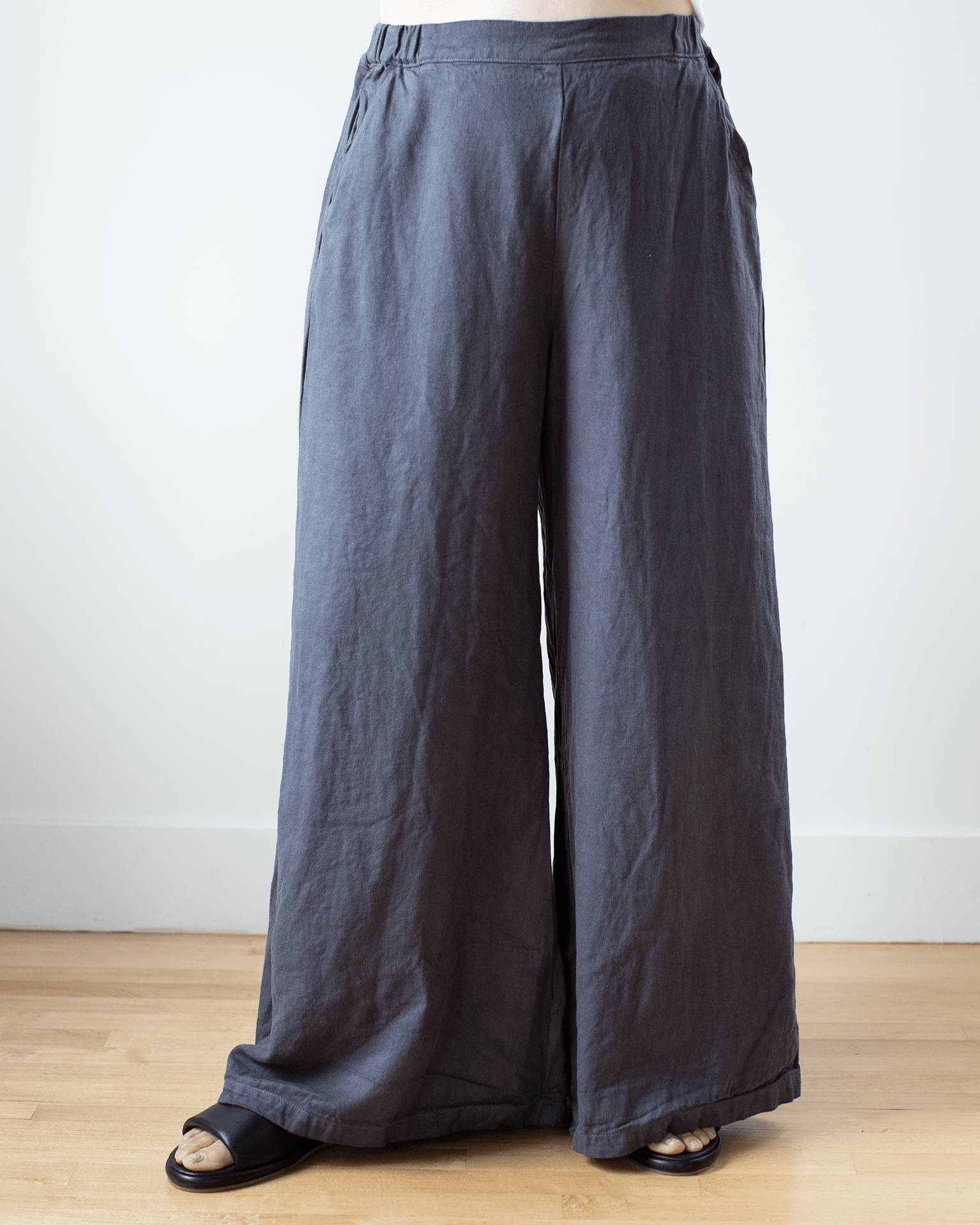 Wendy Pant in Carbon Hemp Blend