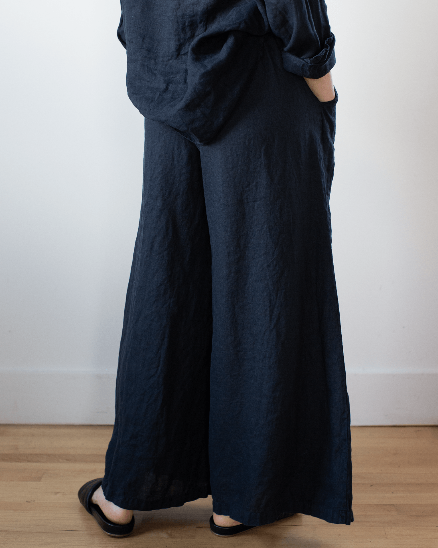 Wendy Pant in Ink Linen