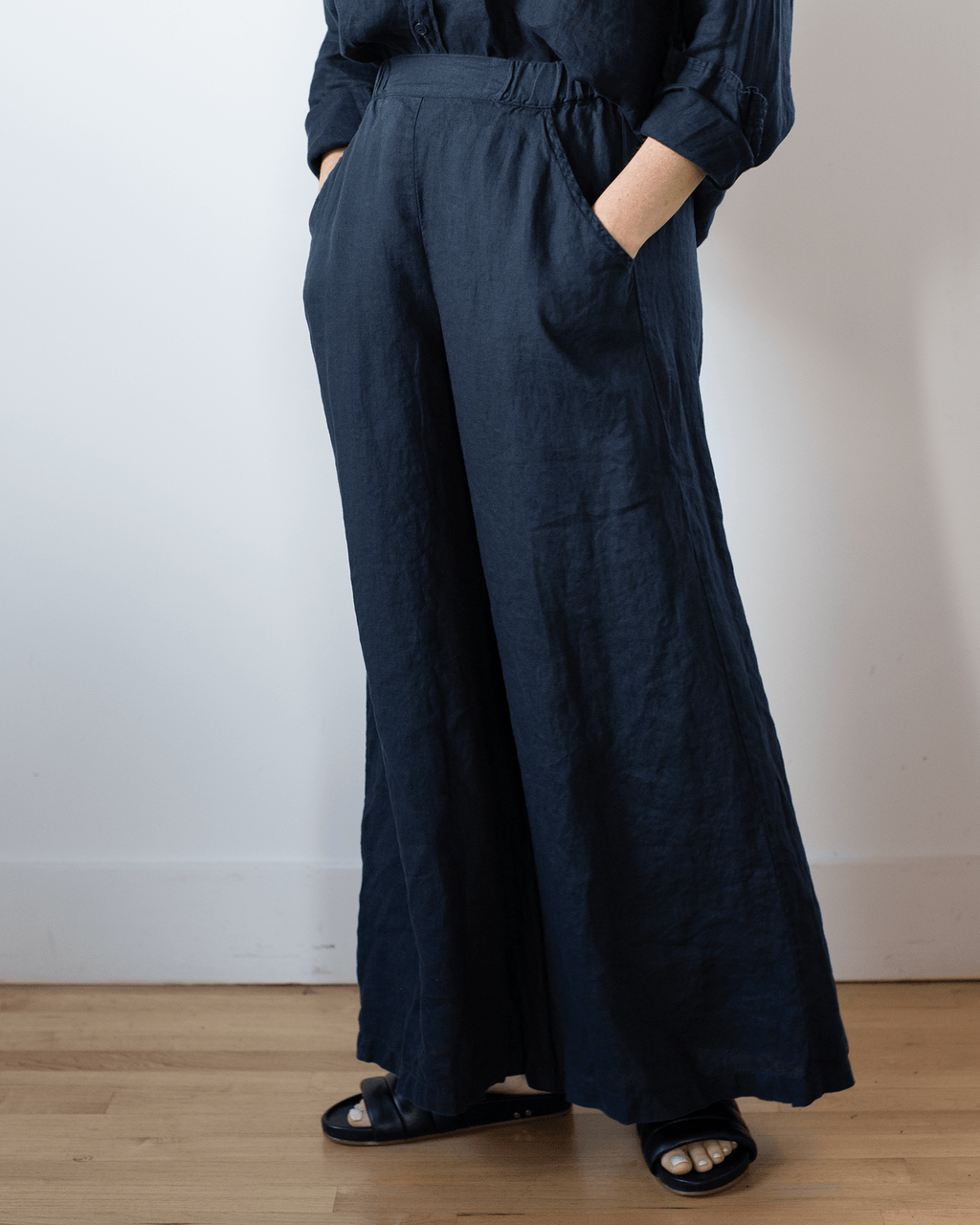 Wendy Pant in Ink Linen