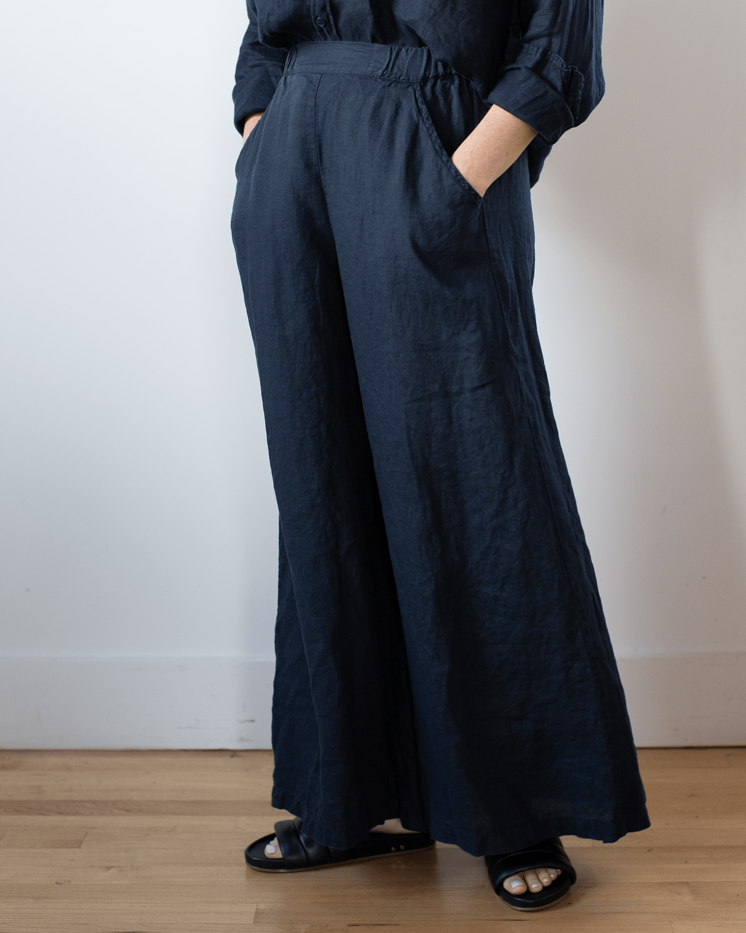 Wendy Pant in Ink Linen