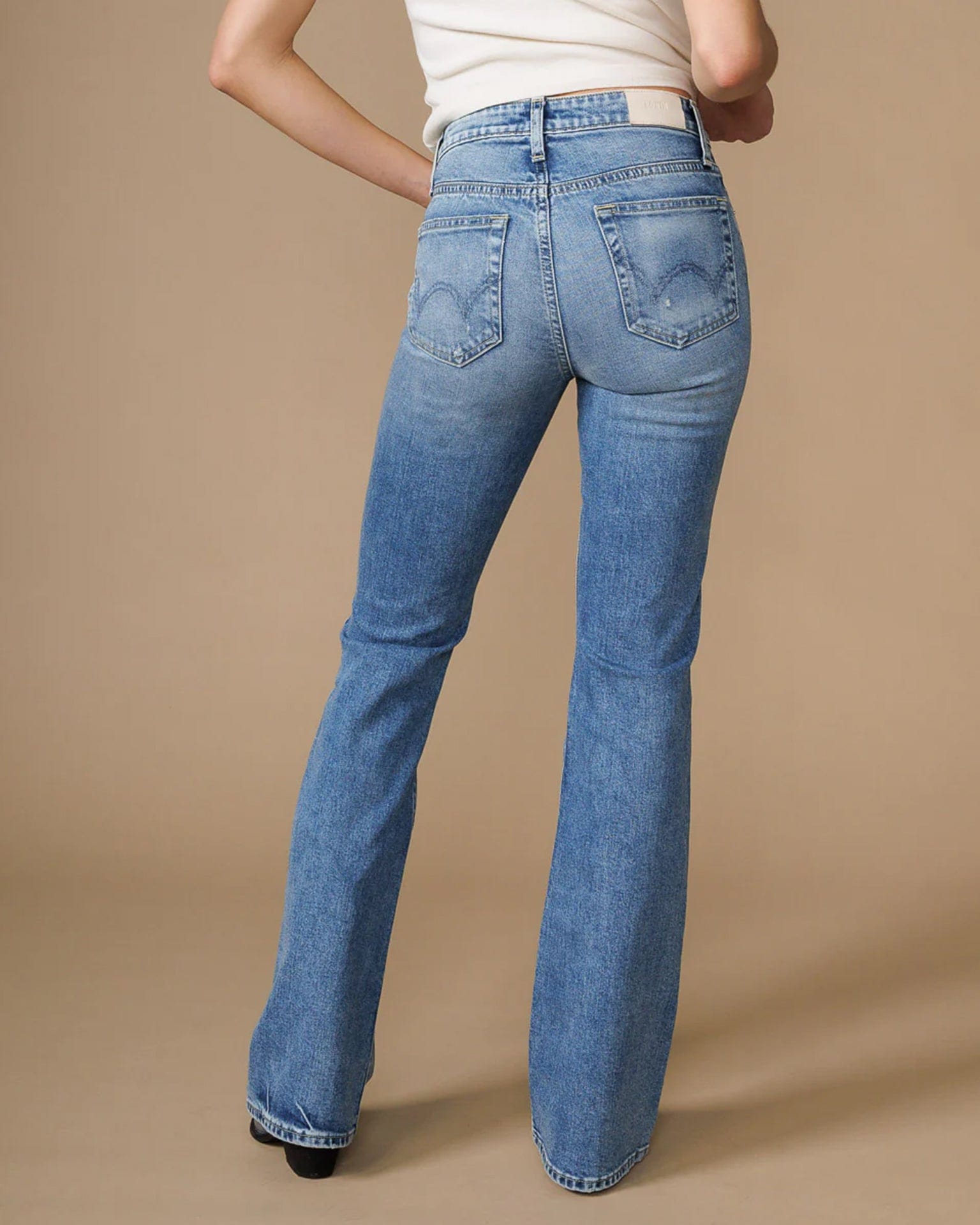 Lark Bootcut in Hanson