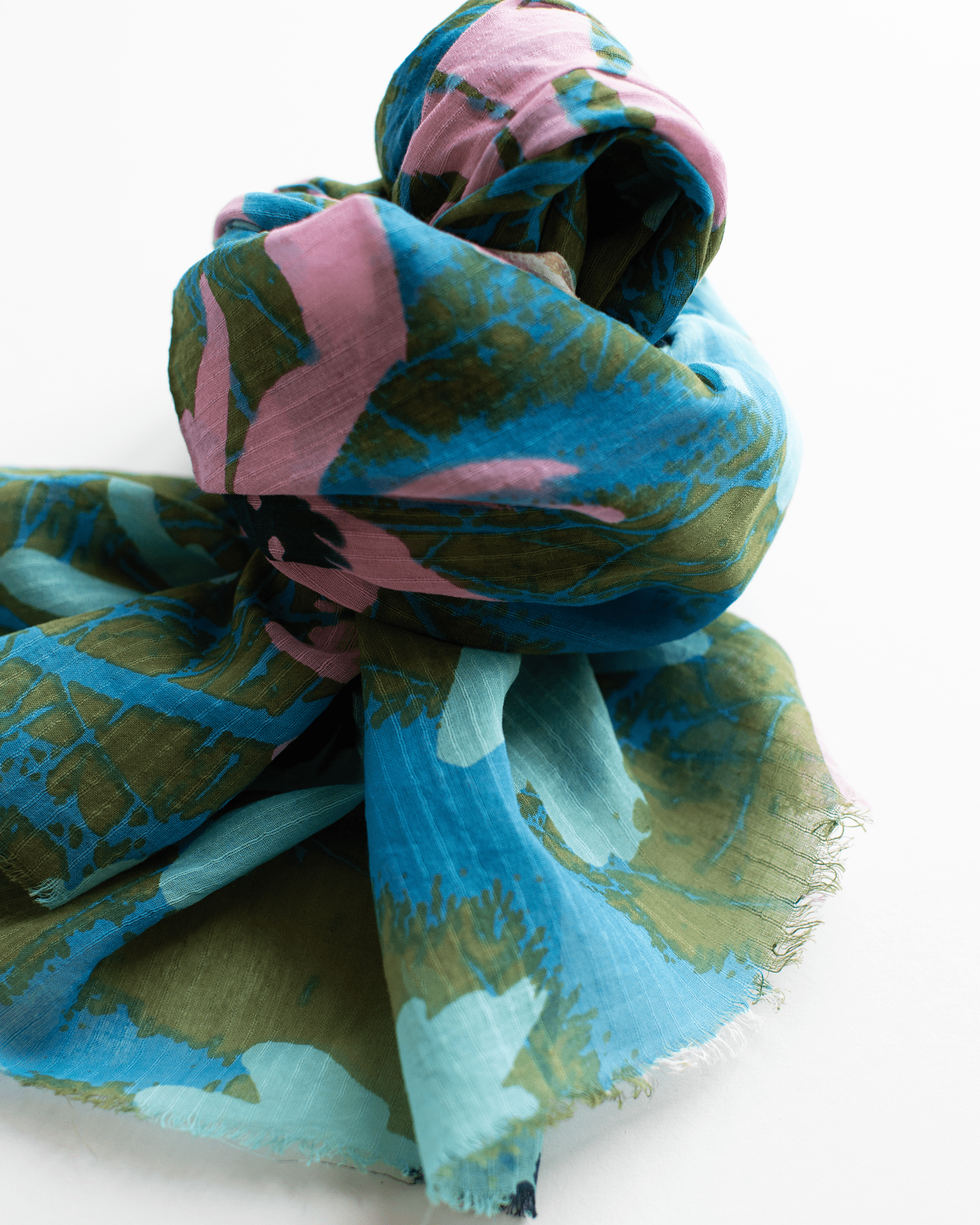 100% Cttn Daisies Scarf in Olive Green