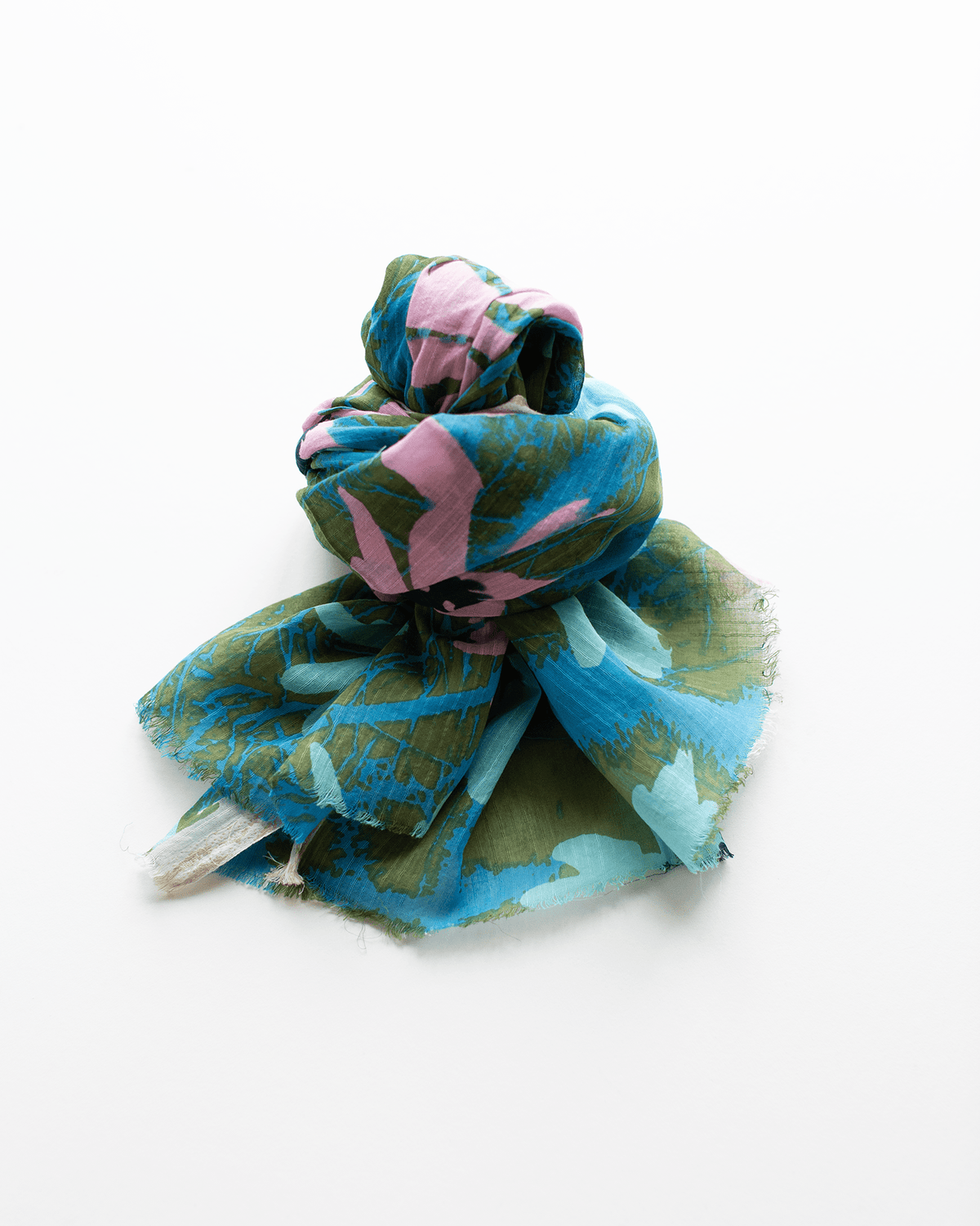 100% Cttn Daisies Scarf in Olive Green